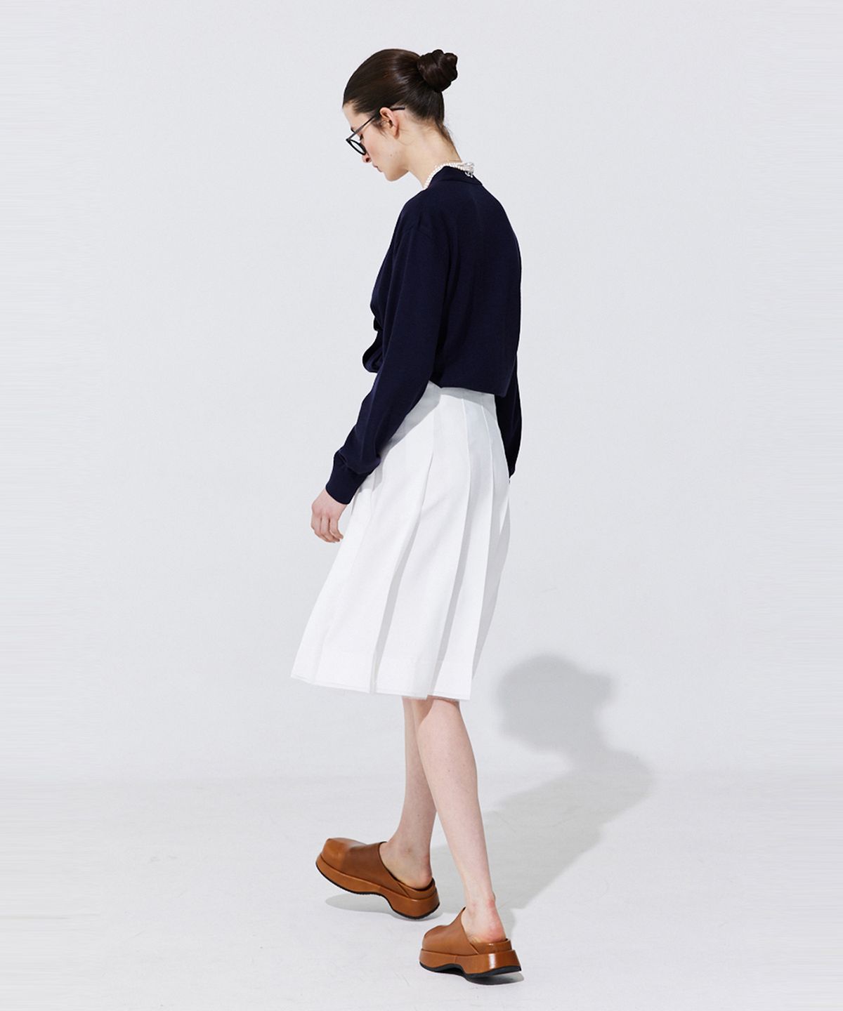 분더캄머(WNDERKAMMER) Raw-cut Pleats Skirt_White (로우컷 플리츠 스커트_화이트)