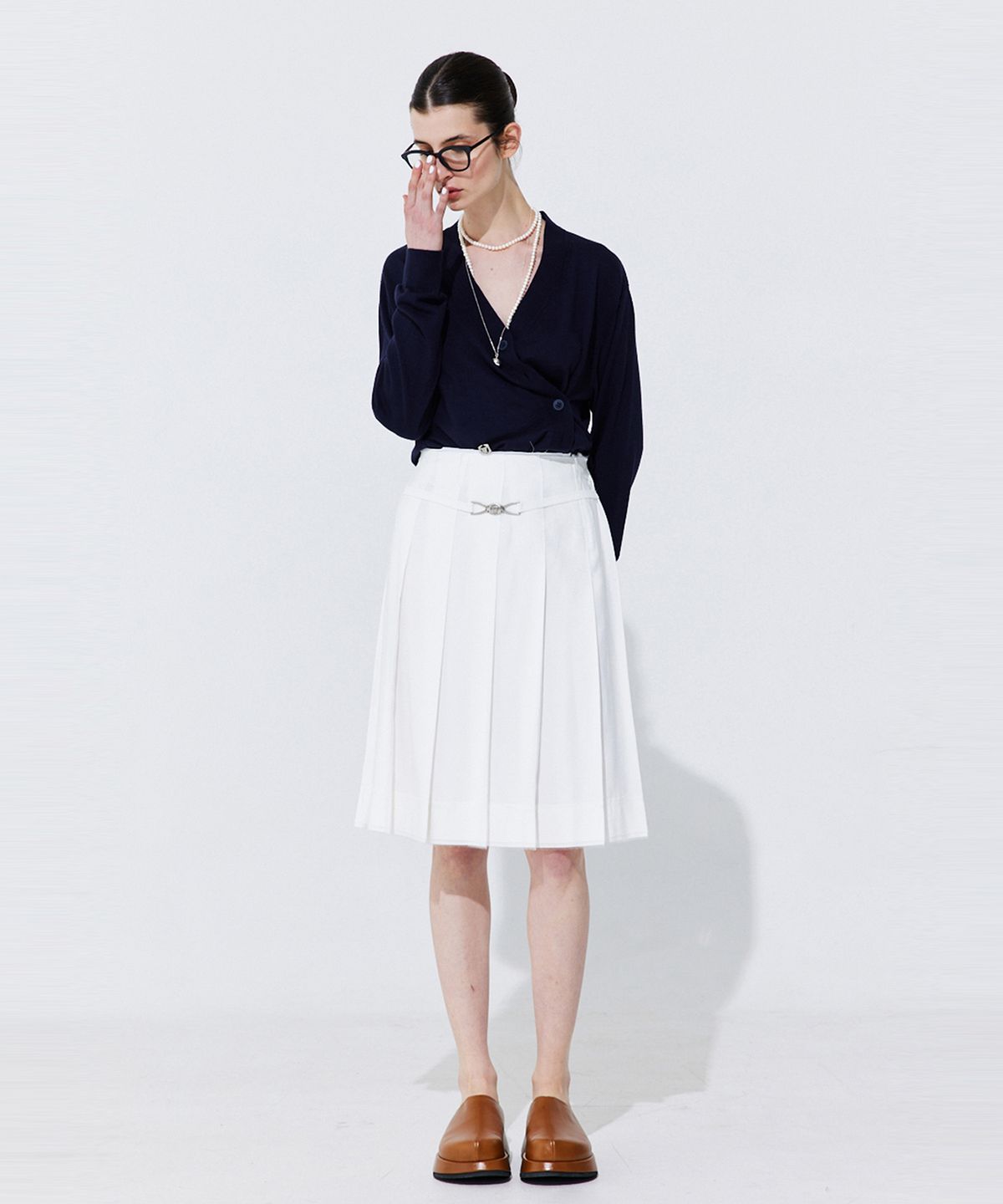분더캄머(WNDERKAMMER) Raw-cut Pleats Skirt_White (로우컷 플리츠 스커트_화이트)