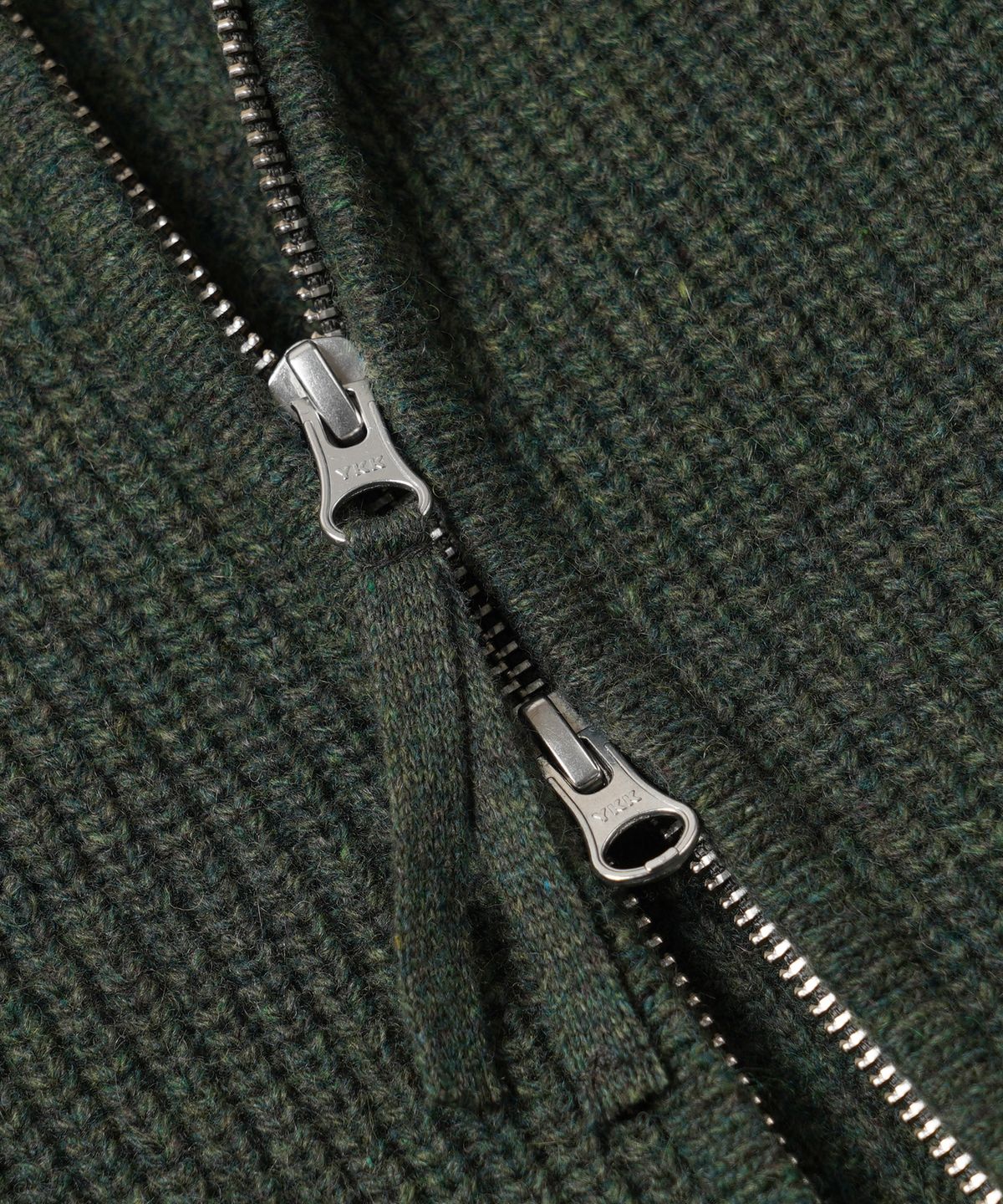 프리즘웍스(FRIZMWORKS) WOOL DECK ZIP UP CARDIGAN _ FOREST GREEN
