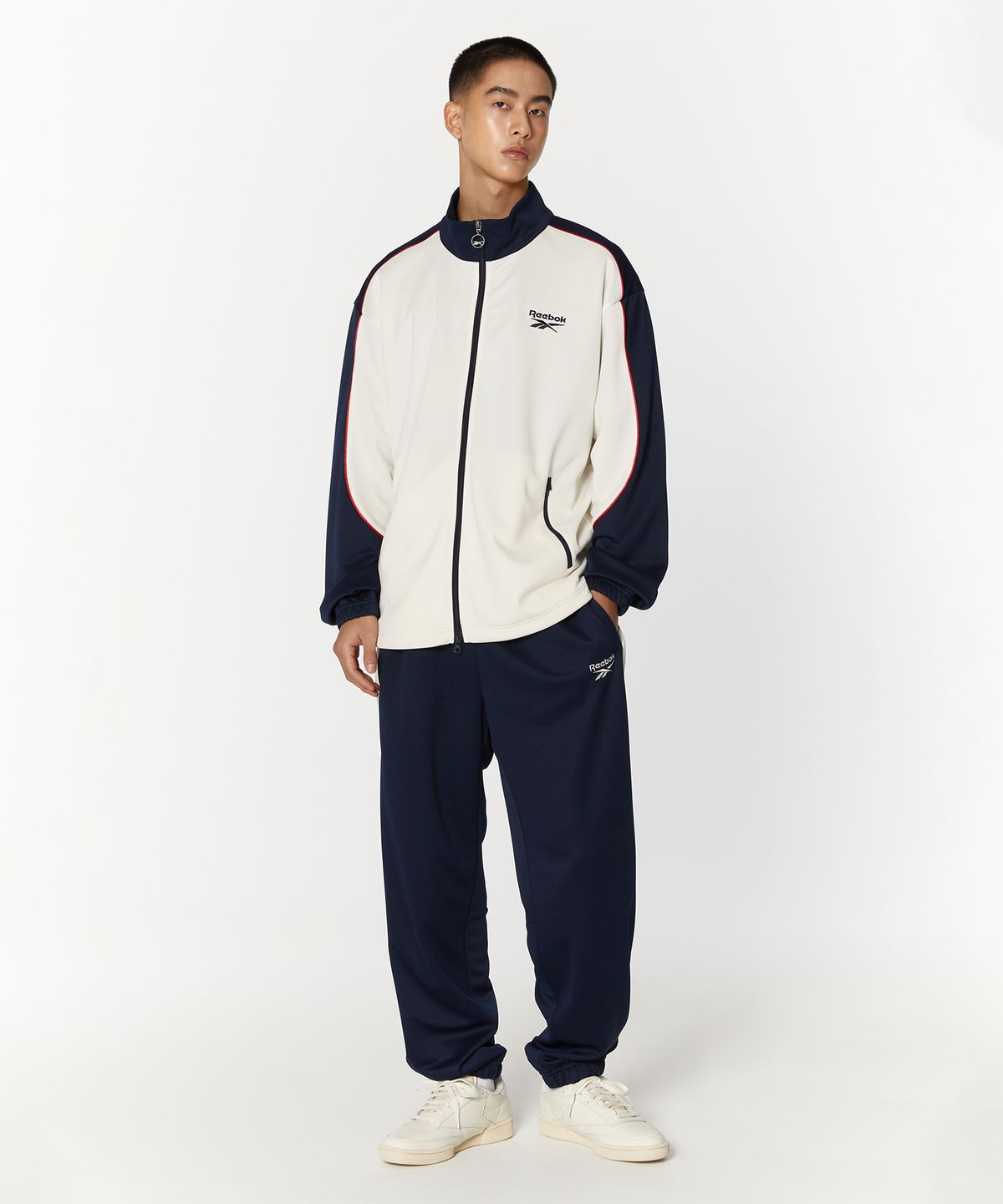 리복(REEBOK) 웜업 트랙탑 - 오프 화이트:네이비