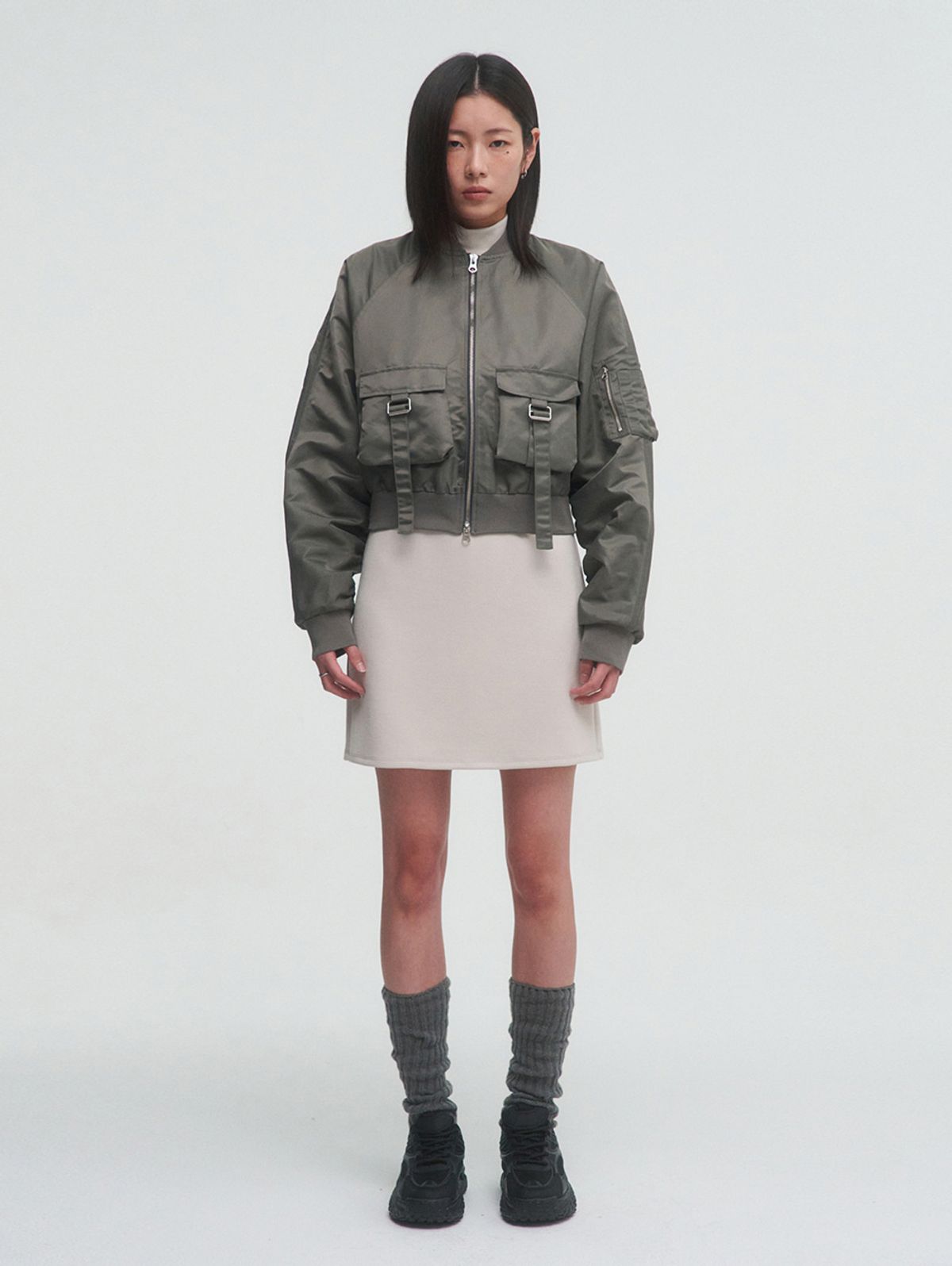 뚜오미오(TUOMIO) BELTED POCKET BOMBER [KHAKI]