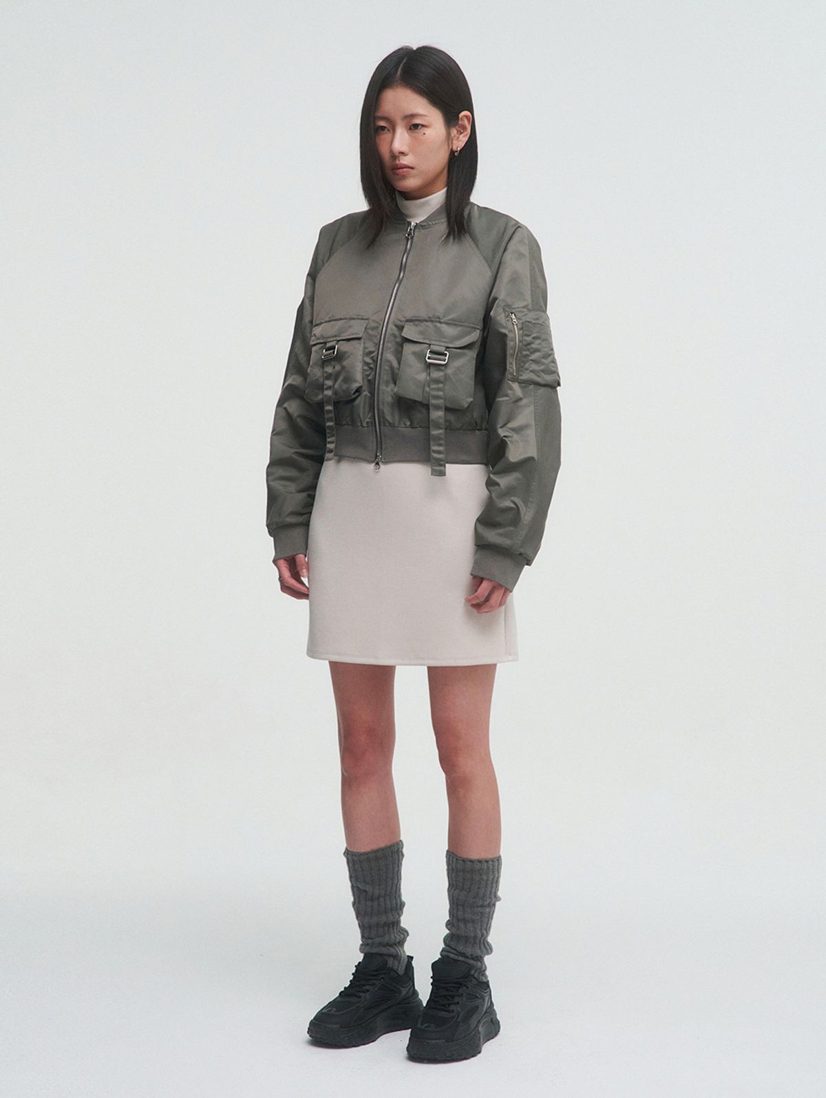 뚜오미오(TUOMIO) BELTED POCKET BOMBER [KHAKI]