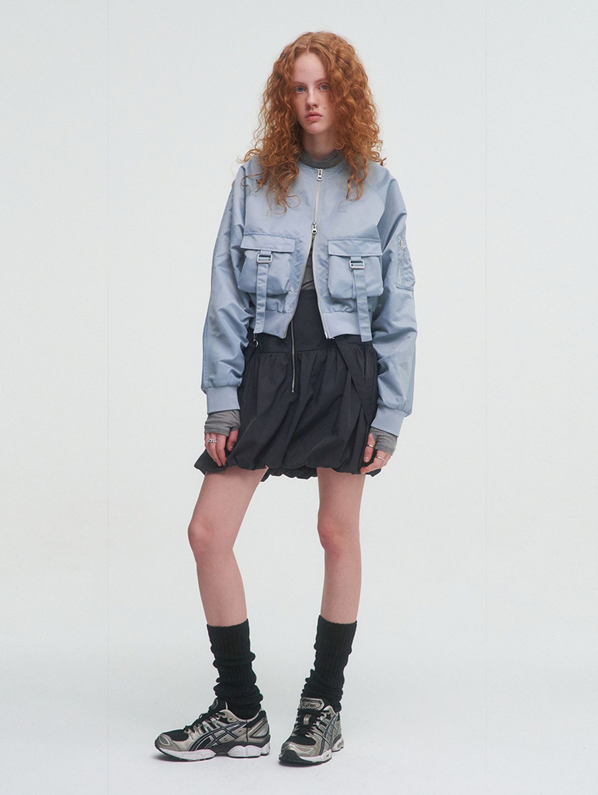 뚜오미오(TUOMIO) BELTED POCKET BOMBER [DUSTY BLUE]