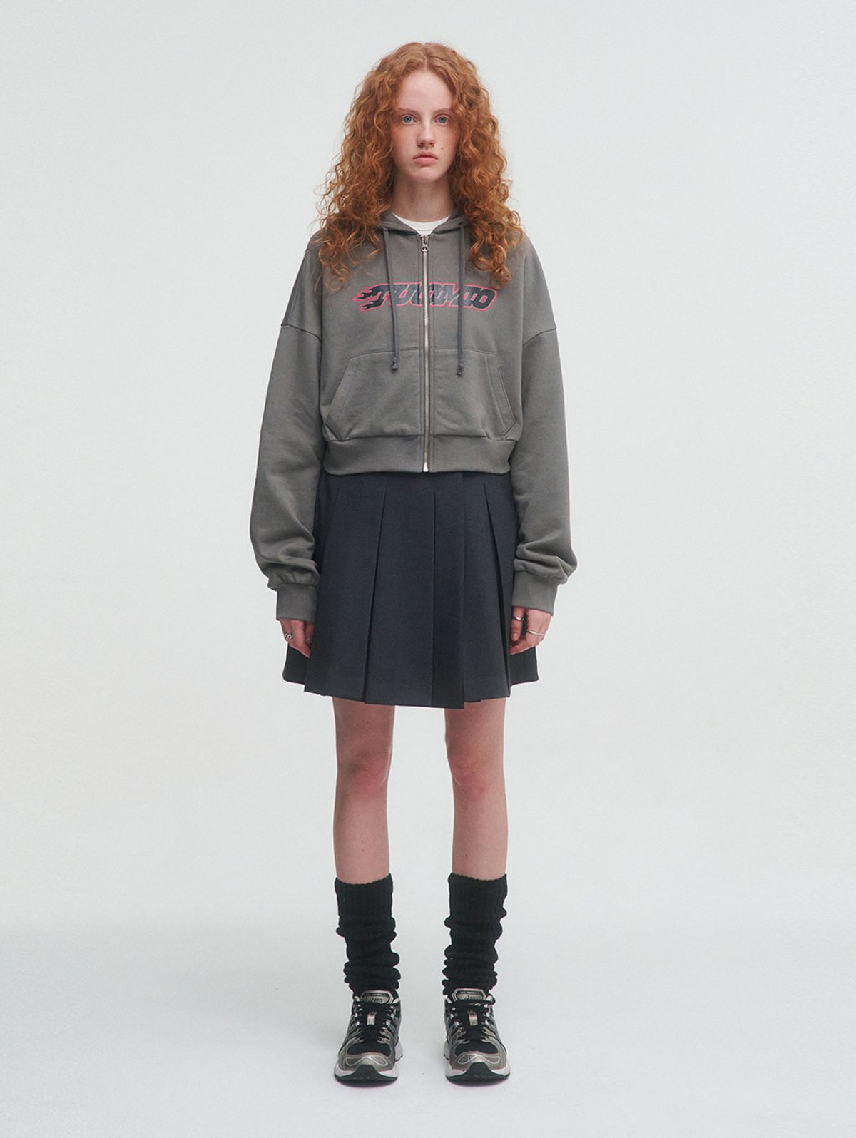 뚜오미오(TUOMIO) GRAPHIC HOOD ZIP-UP [KHAKI]