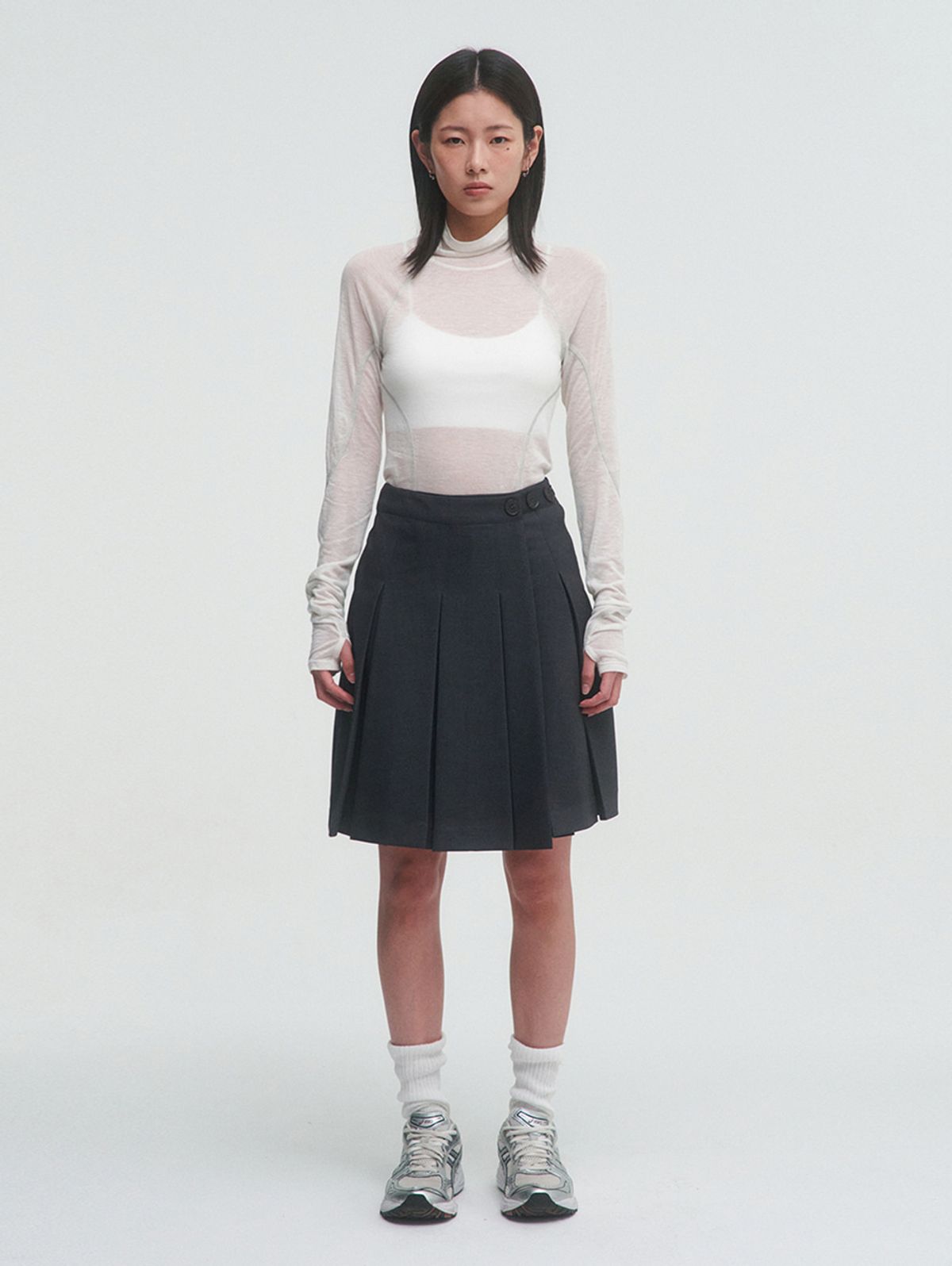 뚜오미오(TUOMIO) SHEER MOCK NECK TOP [IVORY]