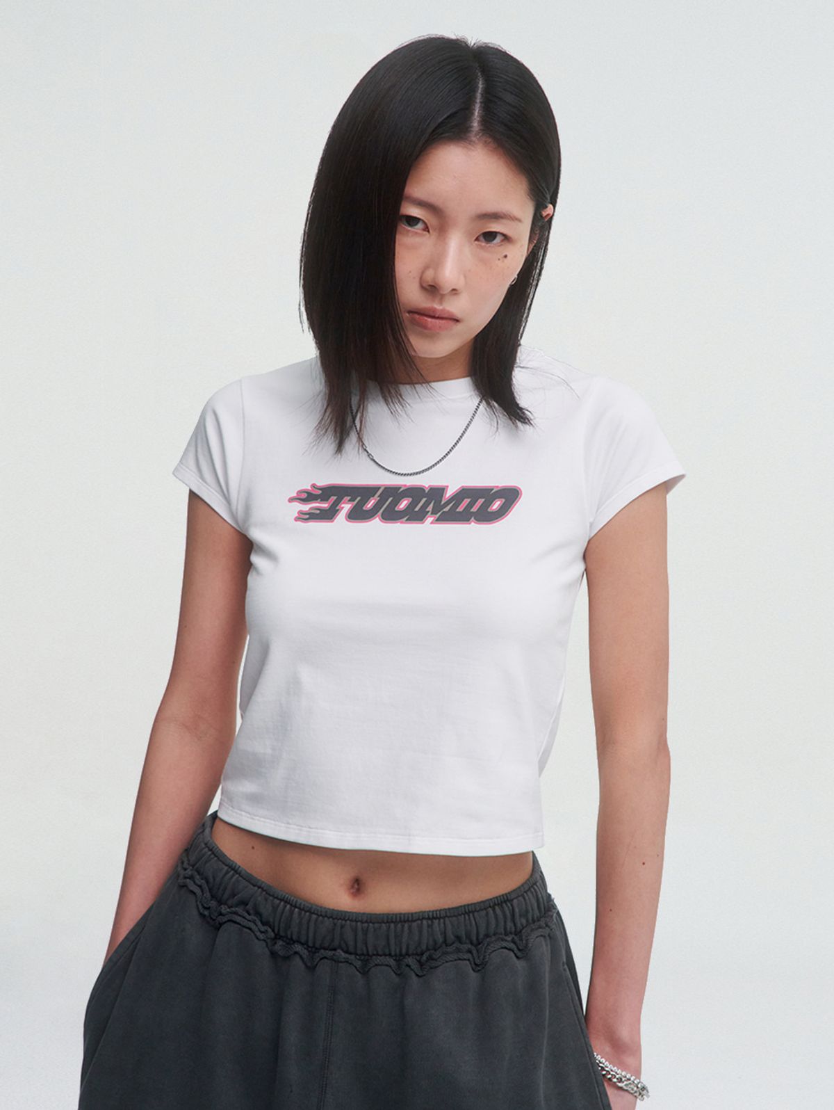 뚜오미오(TUOMIO) LOGO BABY T-SHIRTS [WHITE]