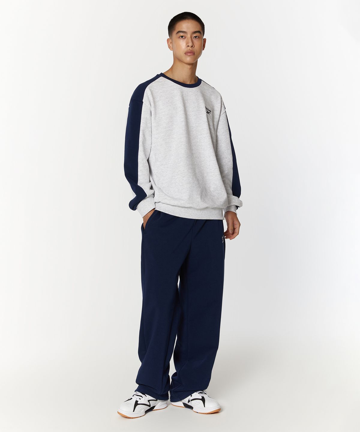 리복(REEBOK) 웜업 스웨트 팬츠 - 네이비