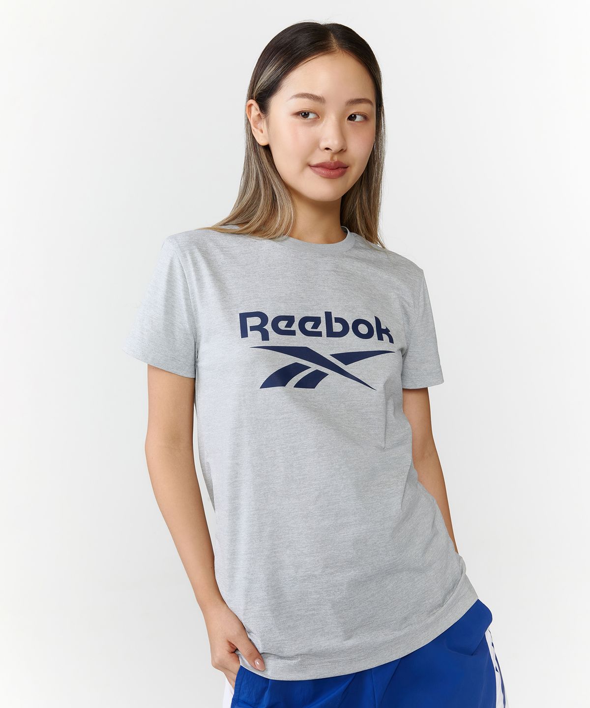 리복(REEBOK) 빅 로고 티셔츠 - 그레이