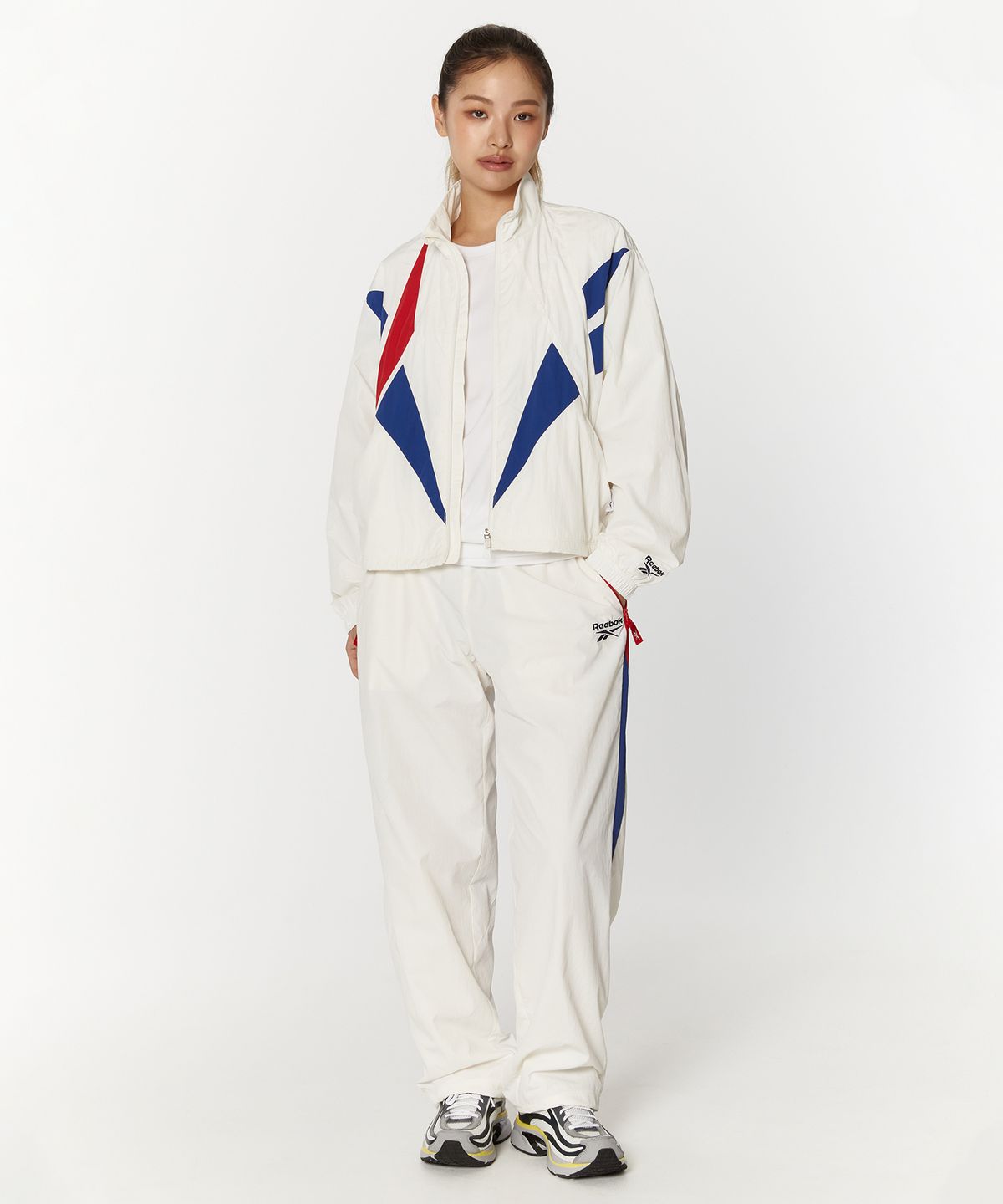 리복(REEBOK) 벡터 플래시 크롭 윈드 브레이커 (W) - 오프 화이트