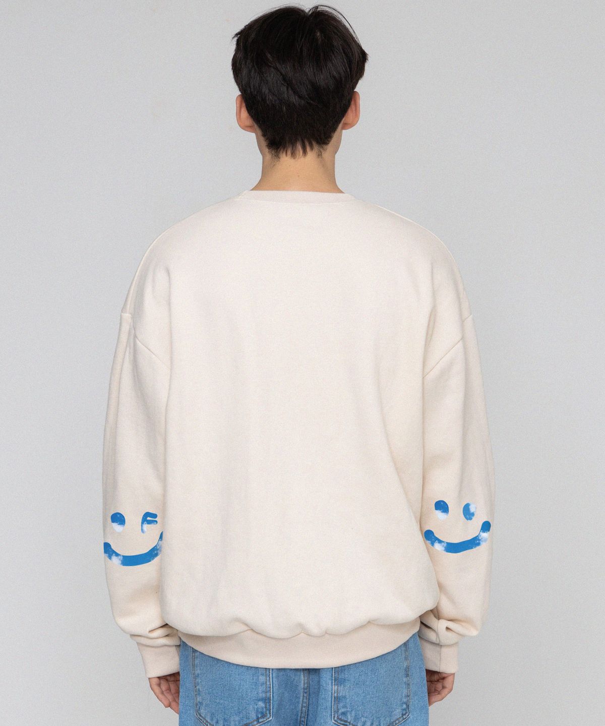 그레이버(GRAVER) [UNISEX]엘보우 SKY 구름 드로잉스마일 맨투맨_크림