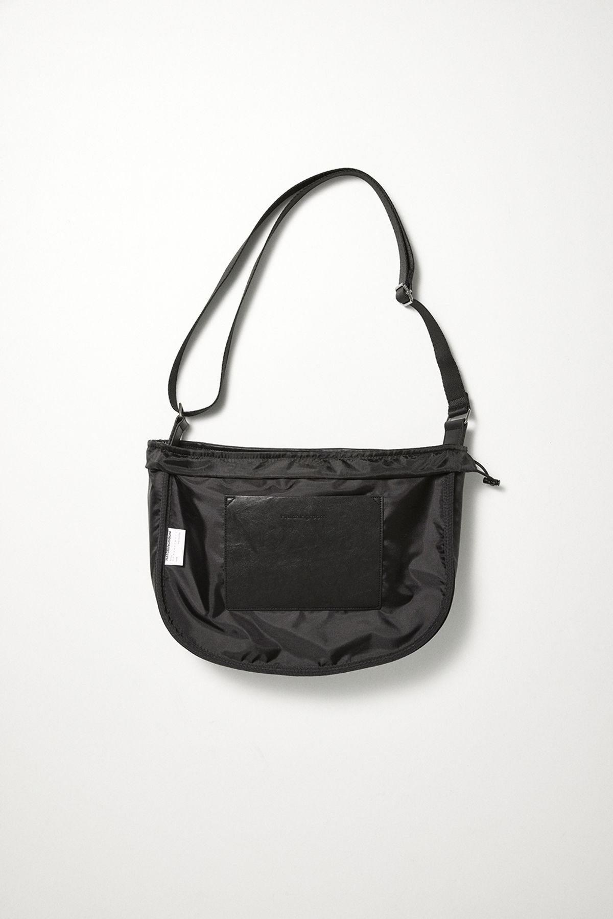 해칭룸(HATCHINGROOM) Wavy Bag Middle High Density Nylon BlacK