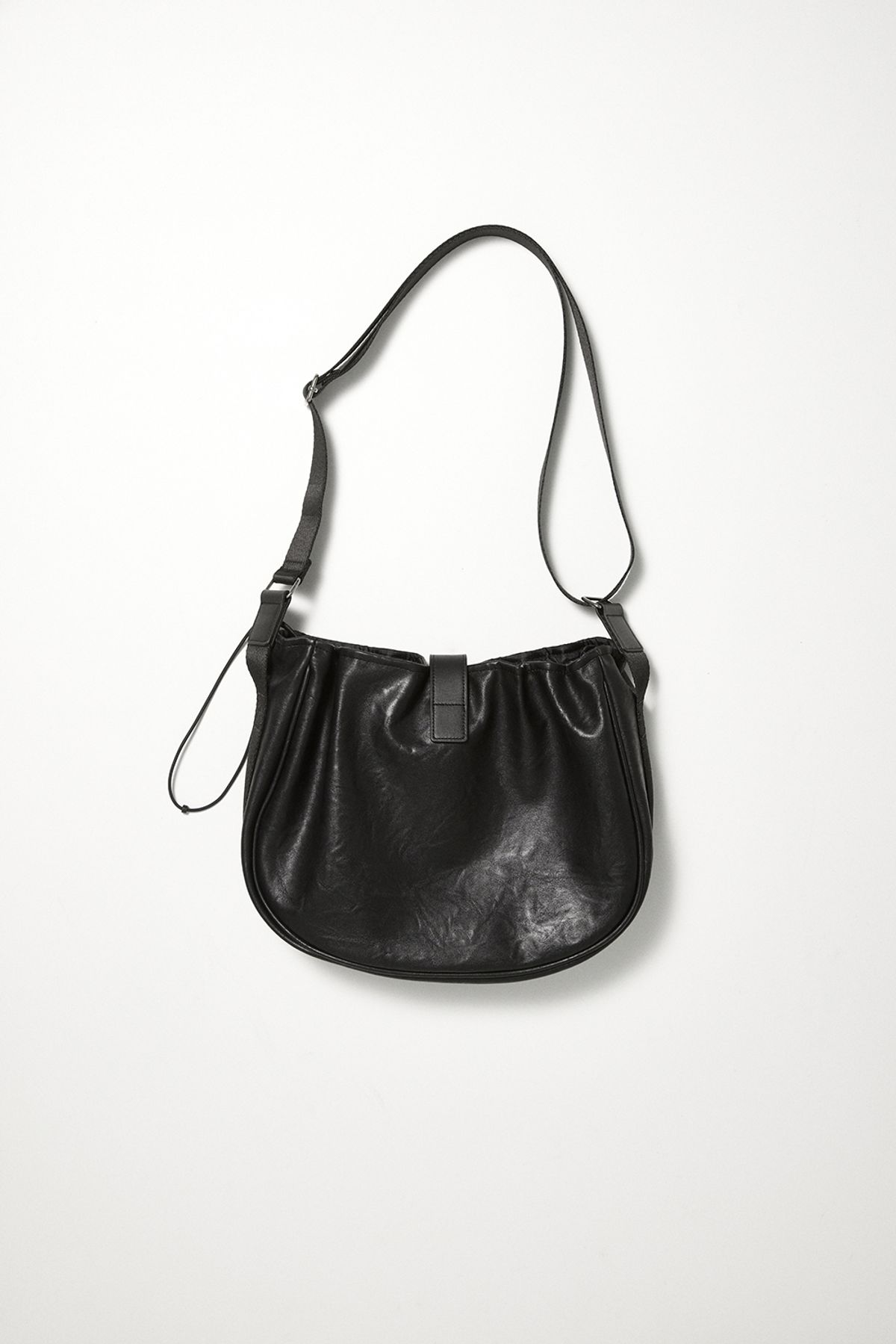 해칭룸(HATCHINGROOM) Wavy Bag Middle Faux Leather Black