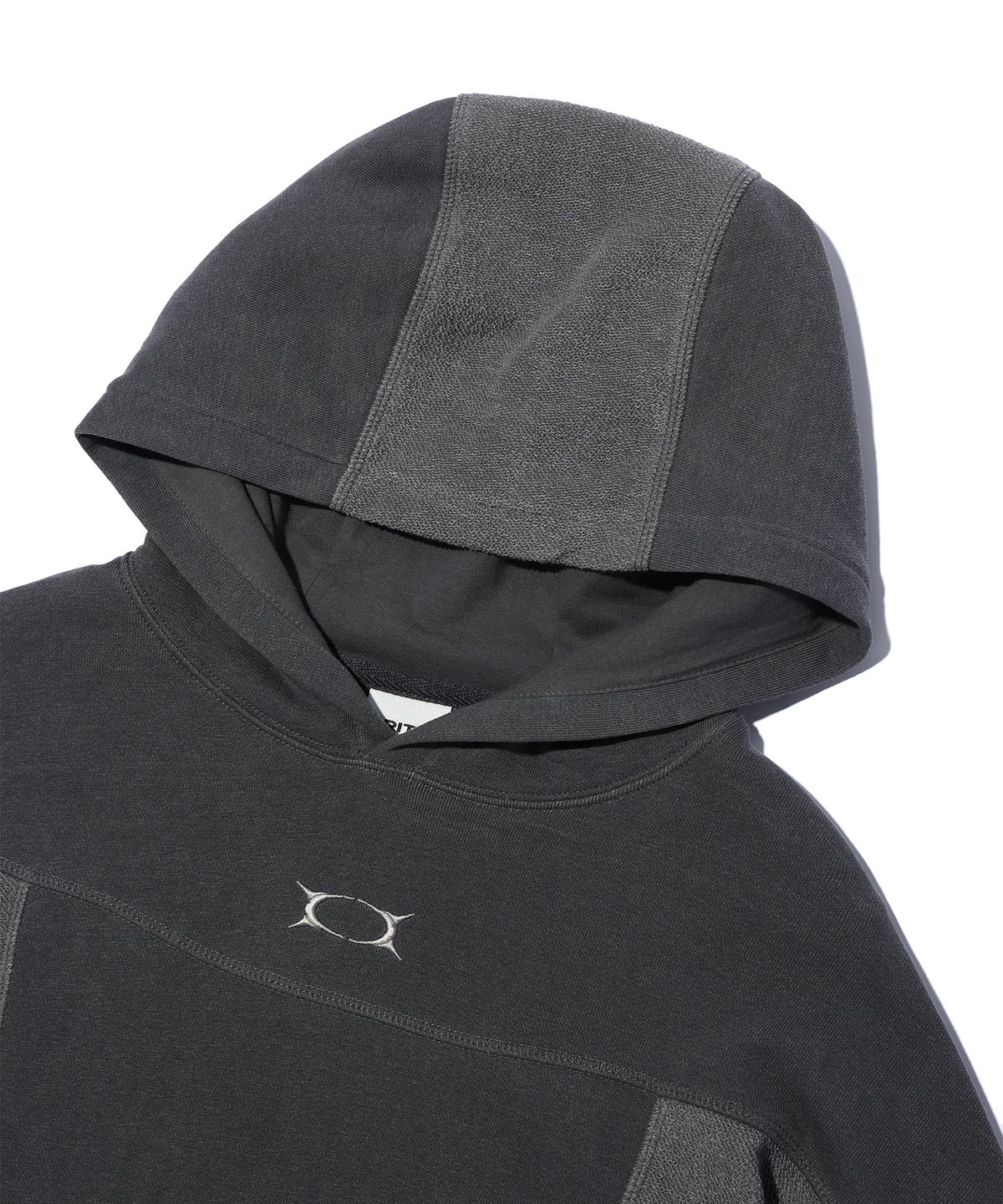크리틱(CRITIC) CROP INCISION HOODIE CHARCOAL