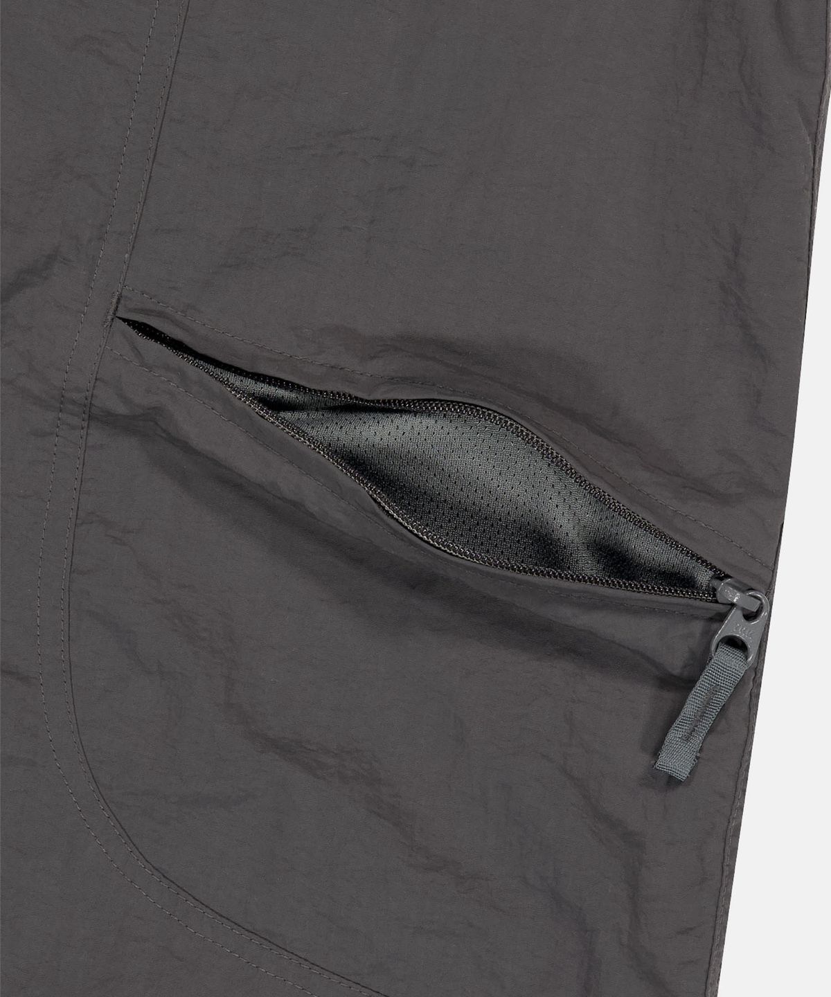 썬러브투어(SUNLOVETOUR) Cargo Nylon Zip Dress Charcoal