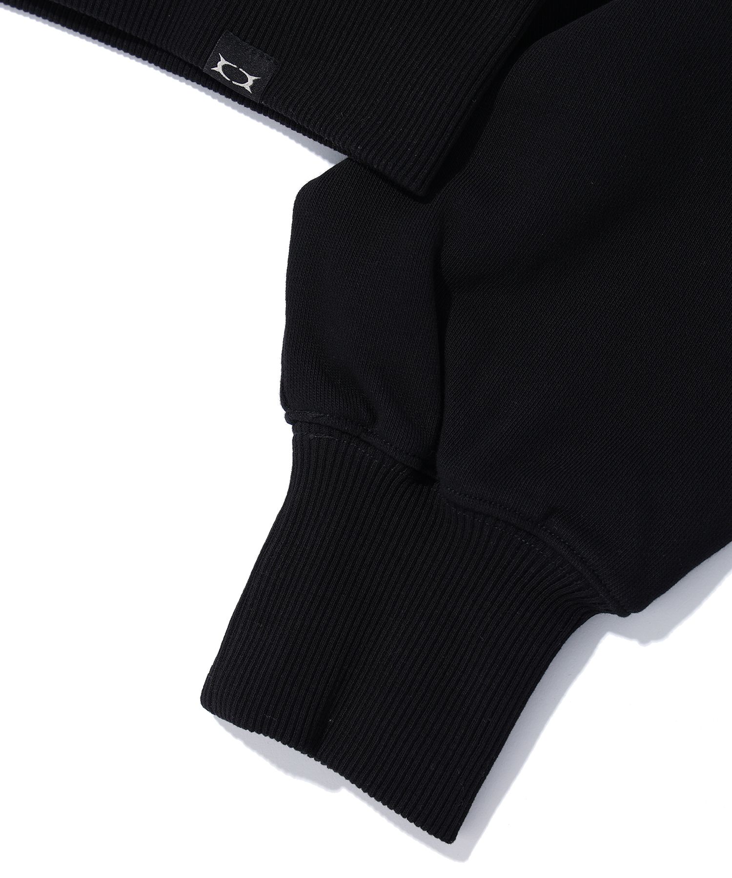MUSINSA | CRITIC CROP WORMHOLE LOGO HOODIE ZIP-UP BLACK