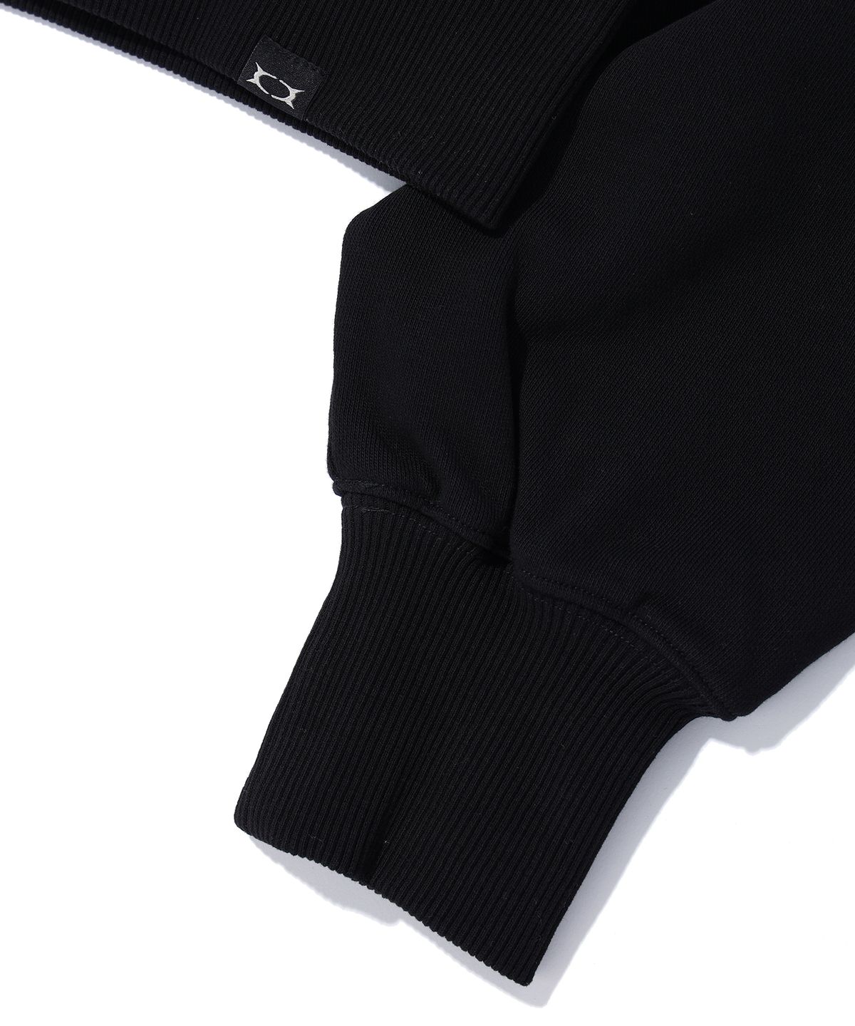 크리틱(CRITIC) CROP WORMHOLE LOGO HOODIE ZIP-UP BLACK