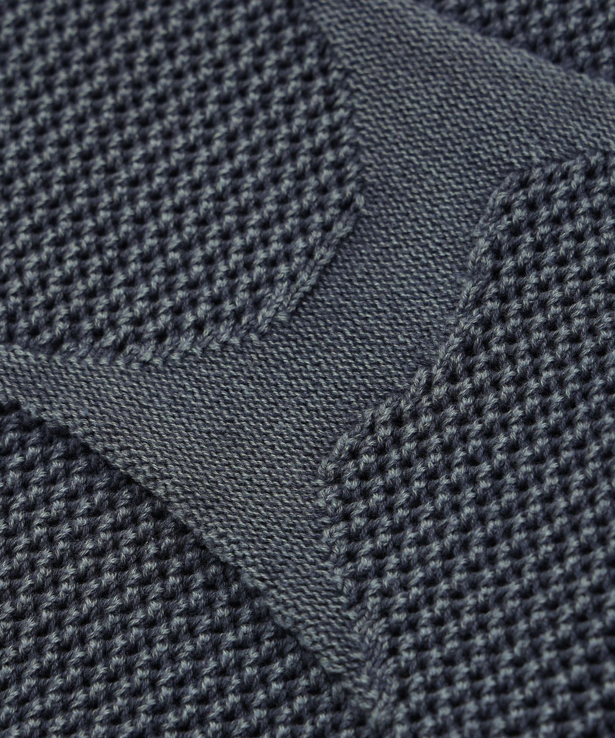 크리틱(CRITIC) WORMHOLE LOGO NATURAL DYEING MESH KNIT CHARCOAL