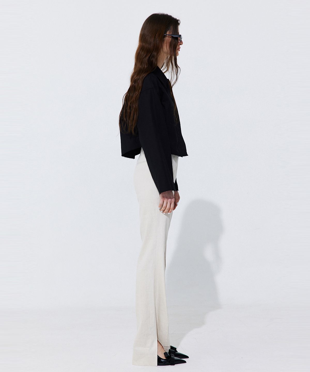분더캄머(WNDERKAMMER) Linen semi-Bootscut Trousers_Light Beige (린넨 세미부츠컷 트라우져_라이트 베이지)