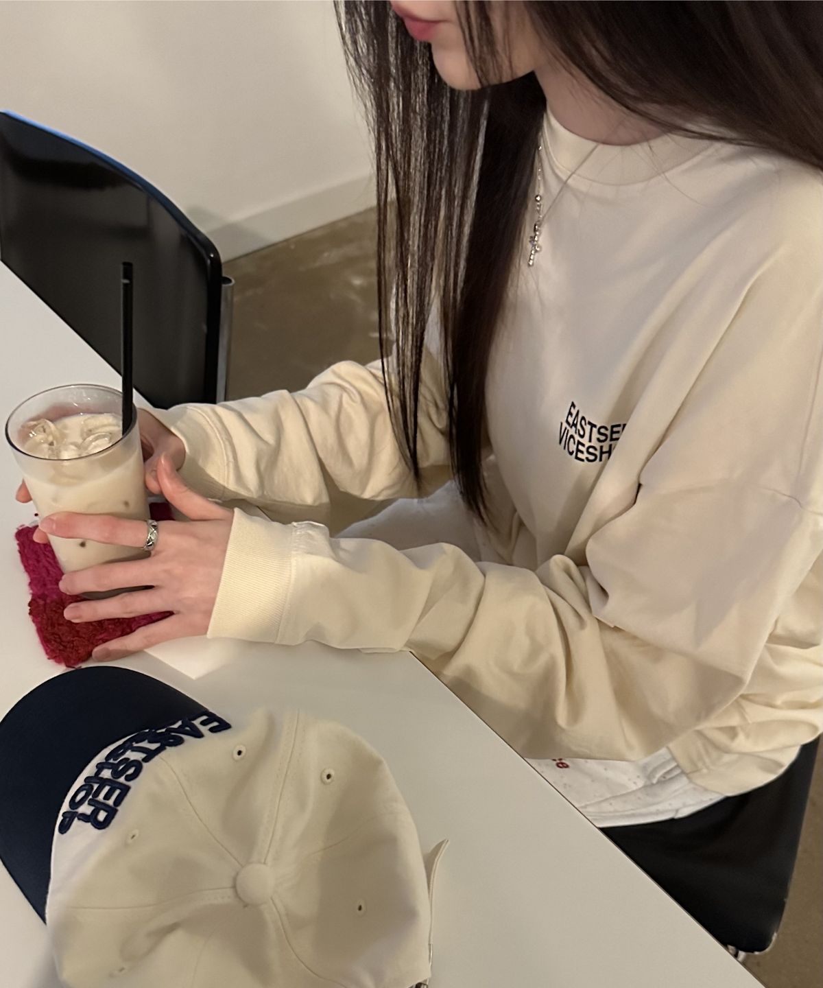 이스트서비스샵(eastserviceshop) Vice Shop Long Sleeve - Cream