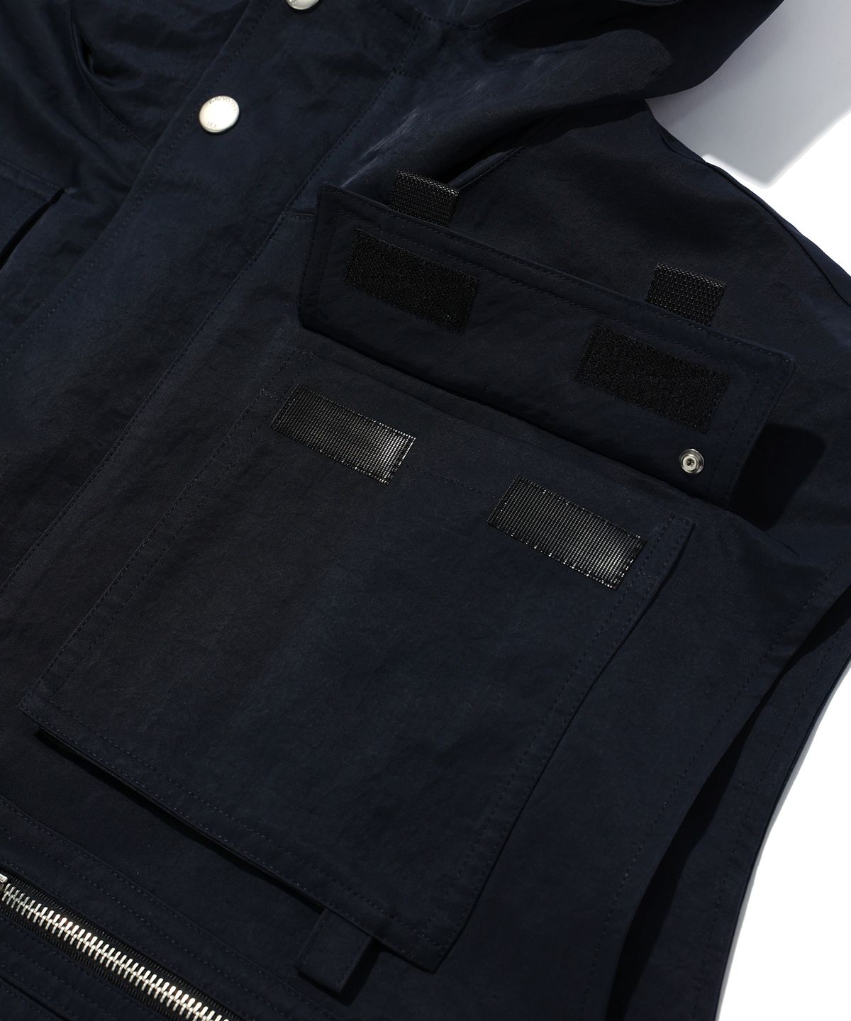 이에이(IEY) NYLON MULTI VEST Navy