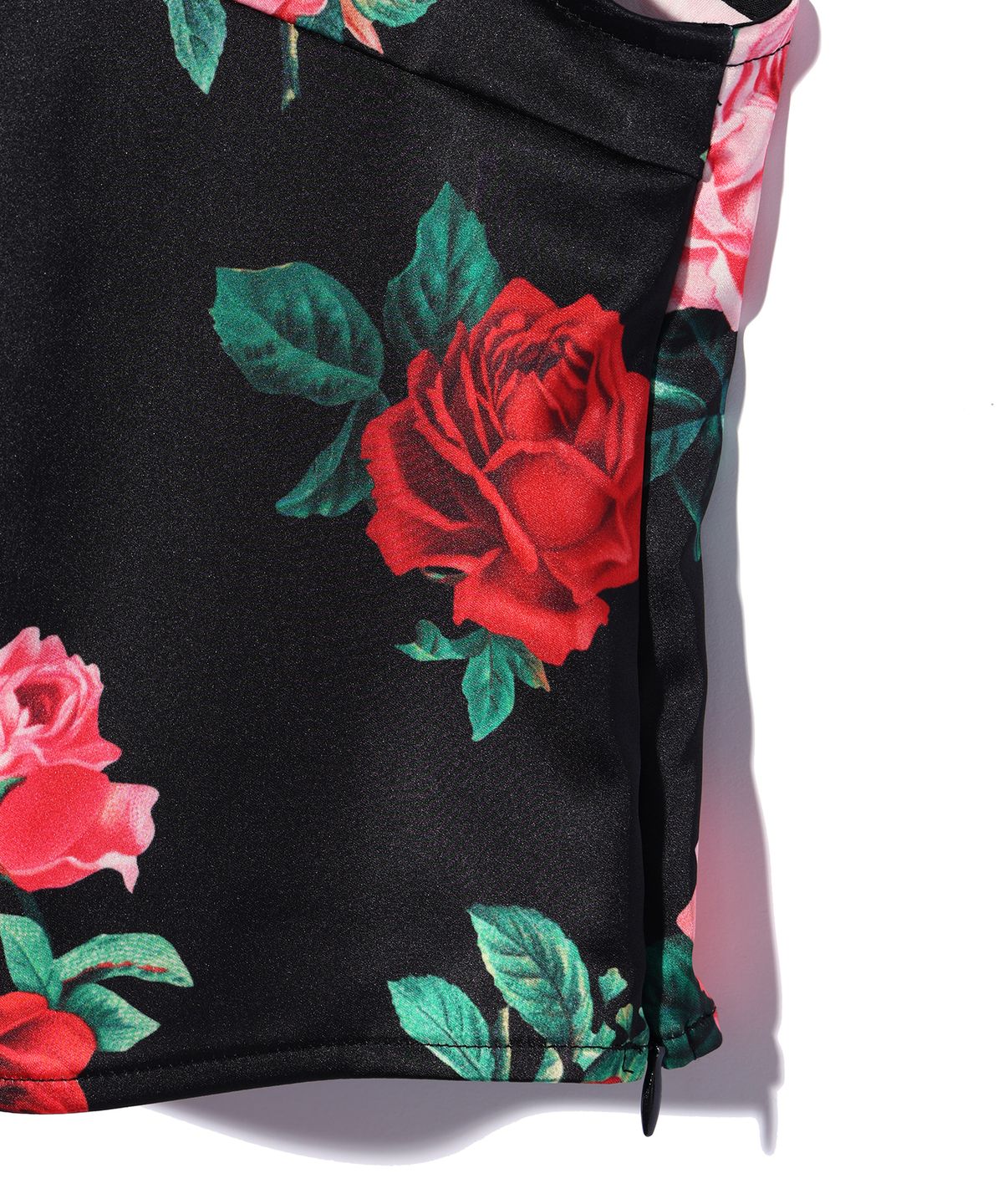 유희(YOUHEE) SATIN FLOWER PATTERN HALTER NECK BLOUSE BLACK