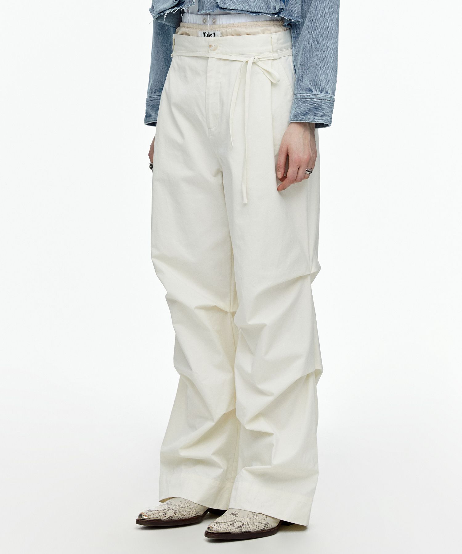 【BAON】[unisex] Amon Nylon Parachute Banding Wide Pants Sixth June low waist nylon parachute pants in gray | ASOS