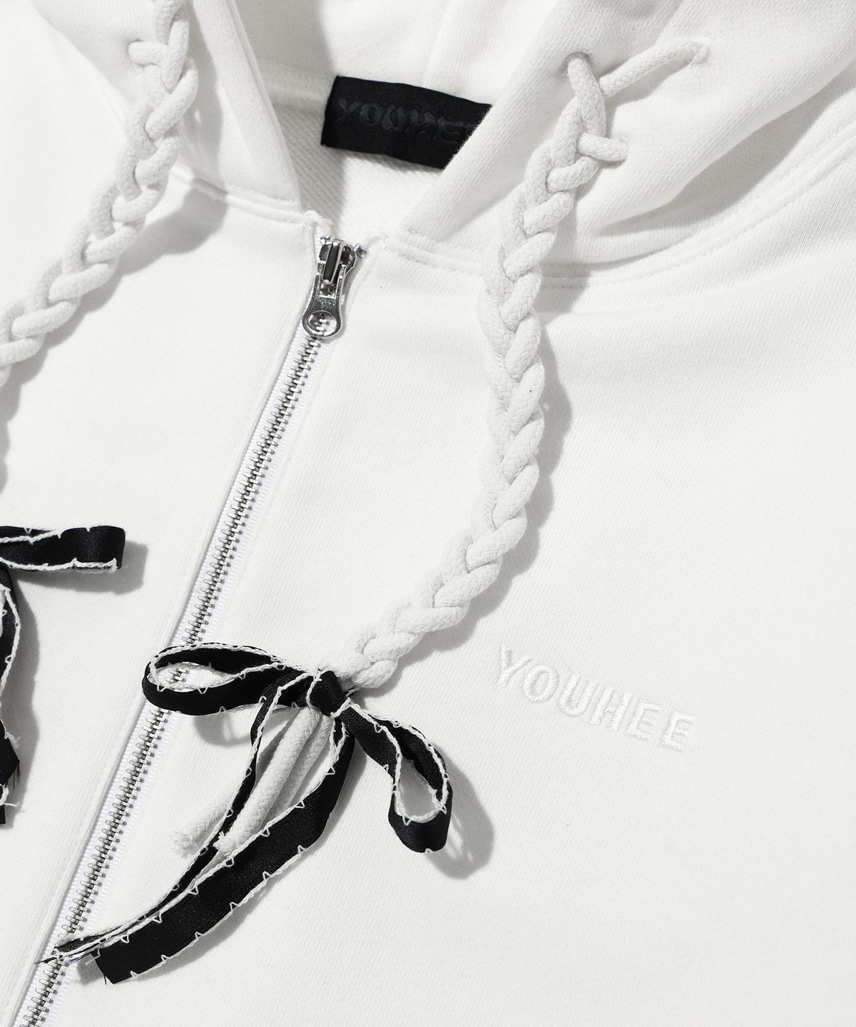 유희(YOUHEE) RIBBON DETAIL HOOD ZIP-UP WHITE
