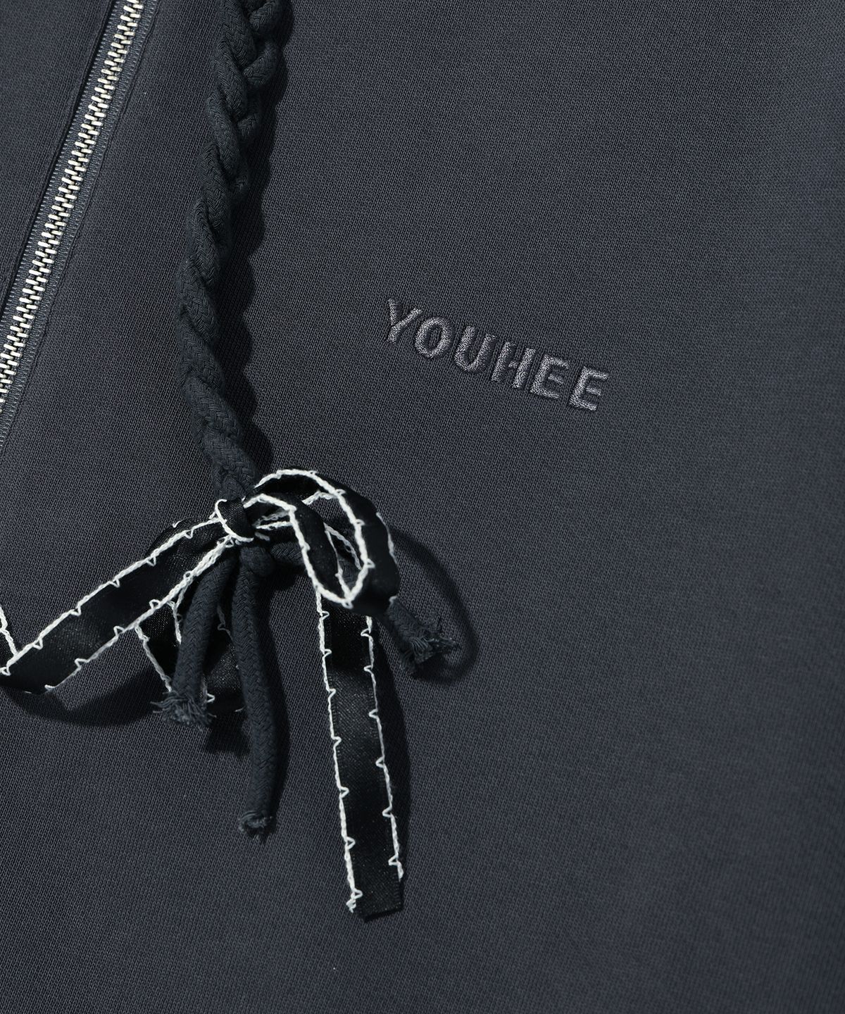 유희(YOUHEE) RIBBON DETAIL HOOD ZIP-UP CHARCOAL