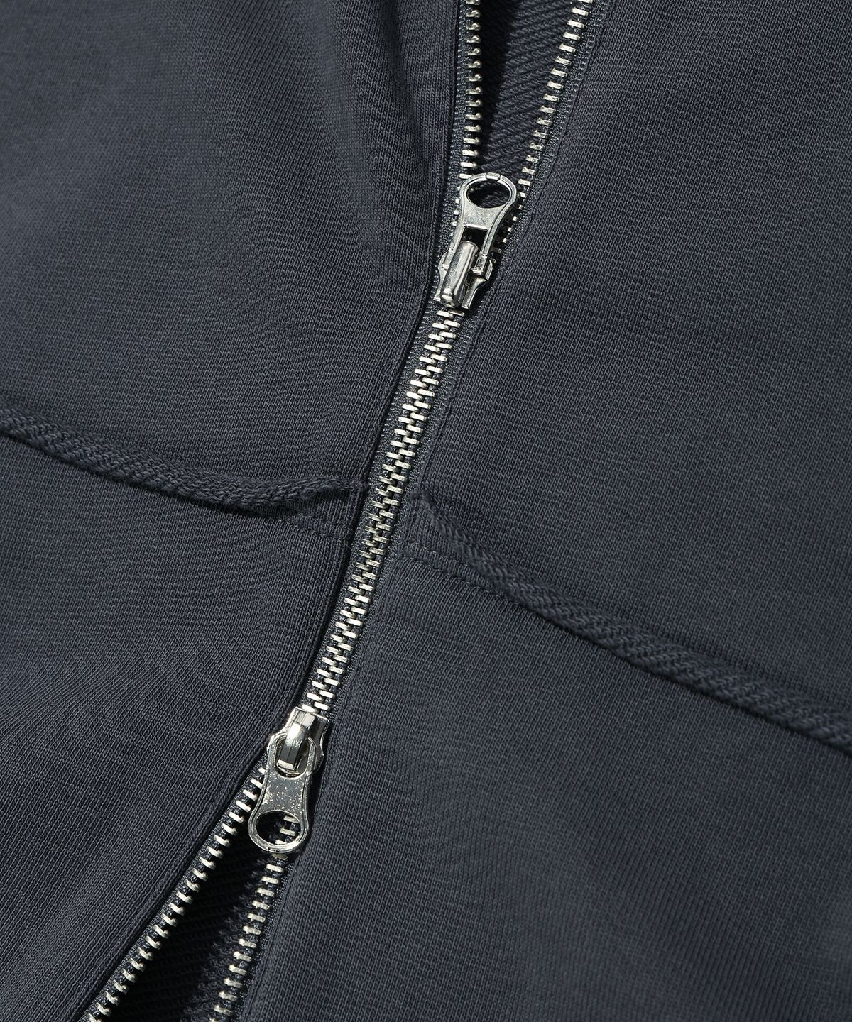 유희(YOUHEE) RIBBON DETAIL HOOD ZIP-UP CHARCOAL