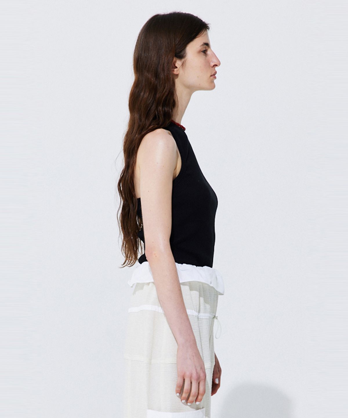 분더캄머(WNDERKAMMER) Back Cut-out Sleeveless_Black (백 컷아웃 슬리브리스_블랙)