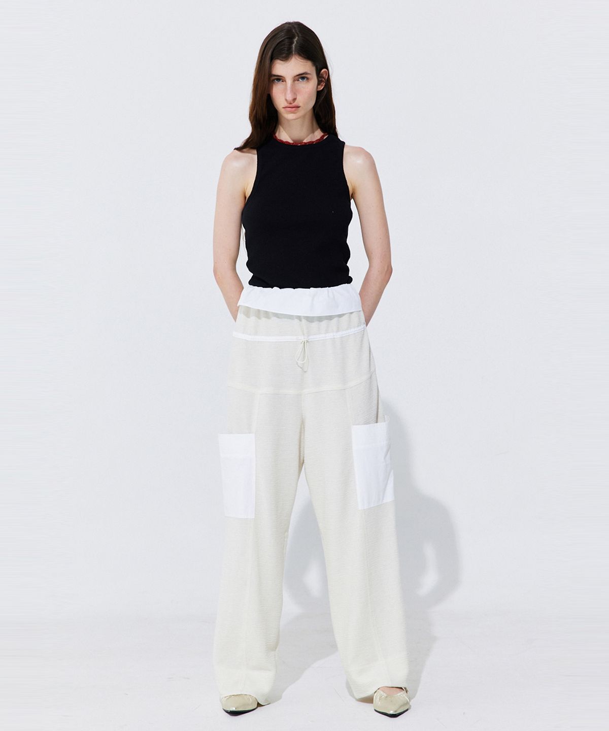 분더캄머(WNDERKAMMER) Back Cut-out Sleeveless_Black (백 컷아웃 슬리브리스_블랙)