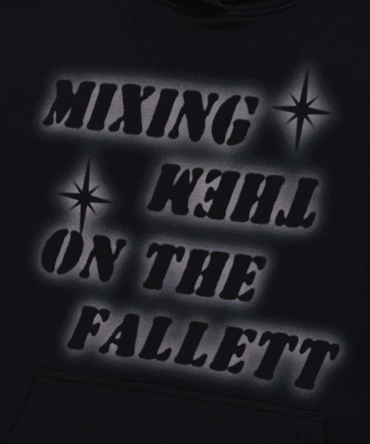 팔렛(FALLETT) 오버레이 타이포 후드 블랙