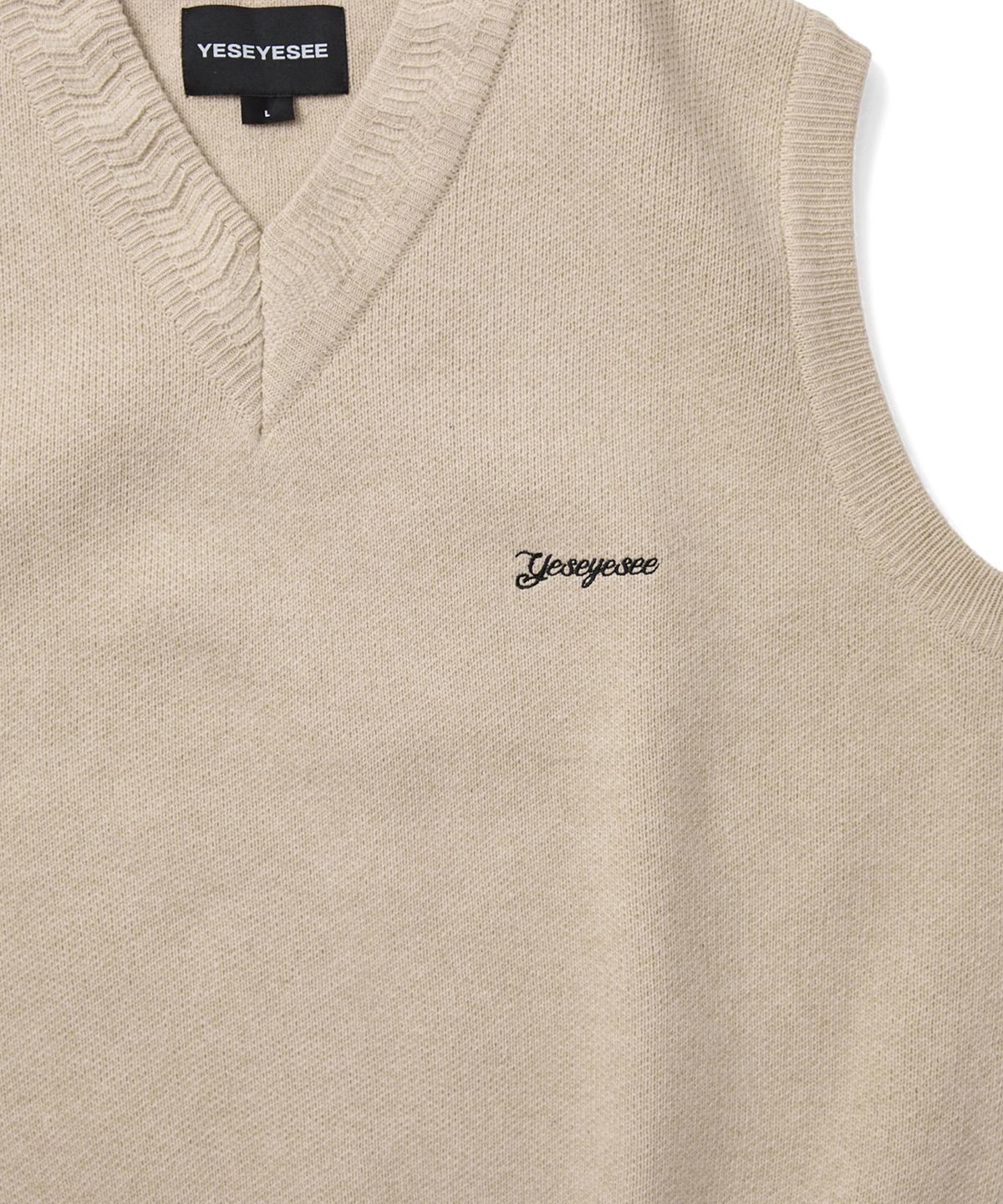 예스아이씨(YESEYESEE) One Pocket Knitted V-Neck Vest Ivory