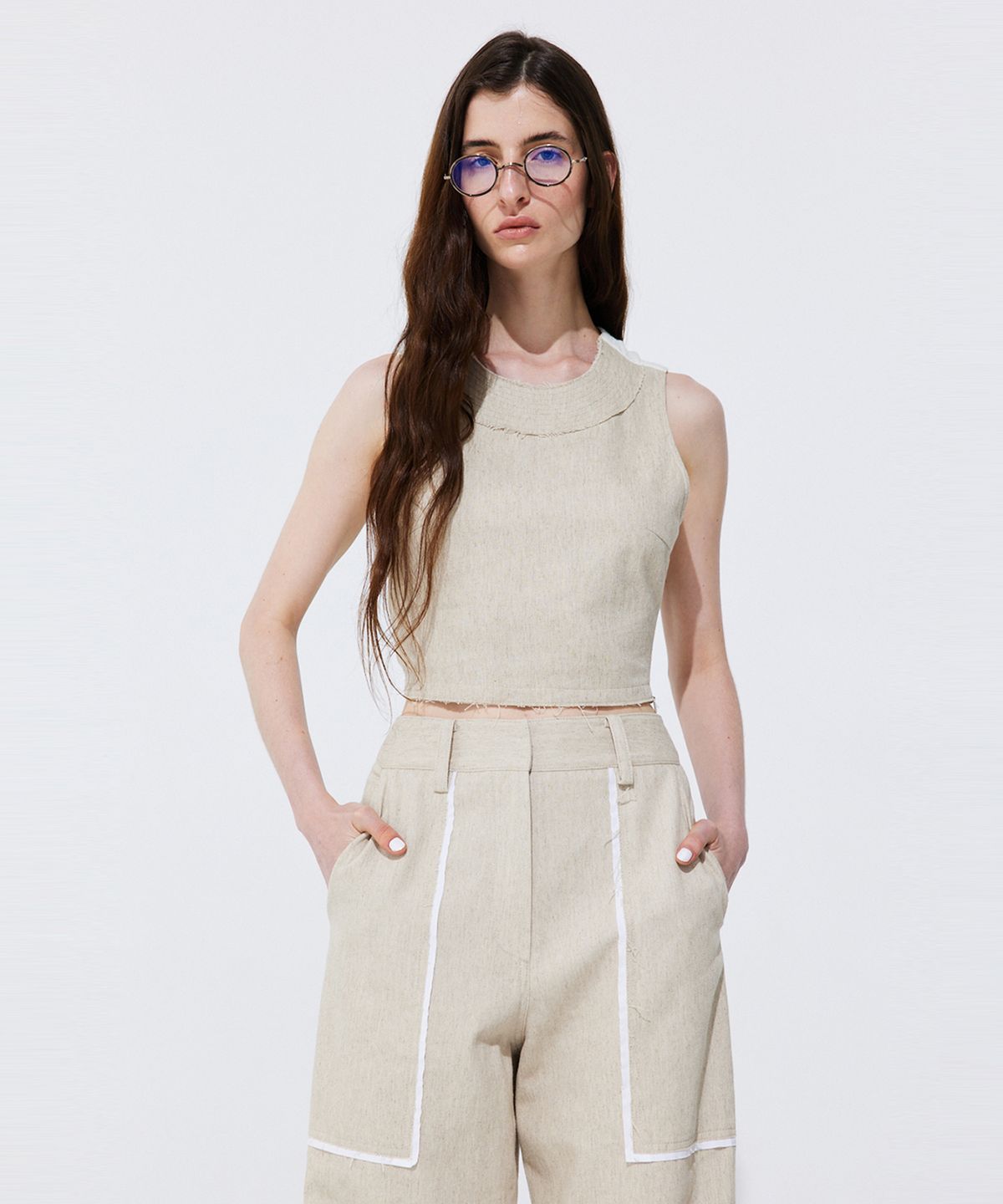 분더캄머(WNDERKAMMER) Color-Block Sleeveless Crop Top_Beige (컬러 블록 슬리브리스 크롭 탑_베이지)