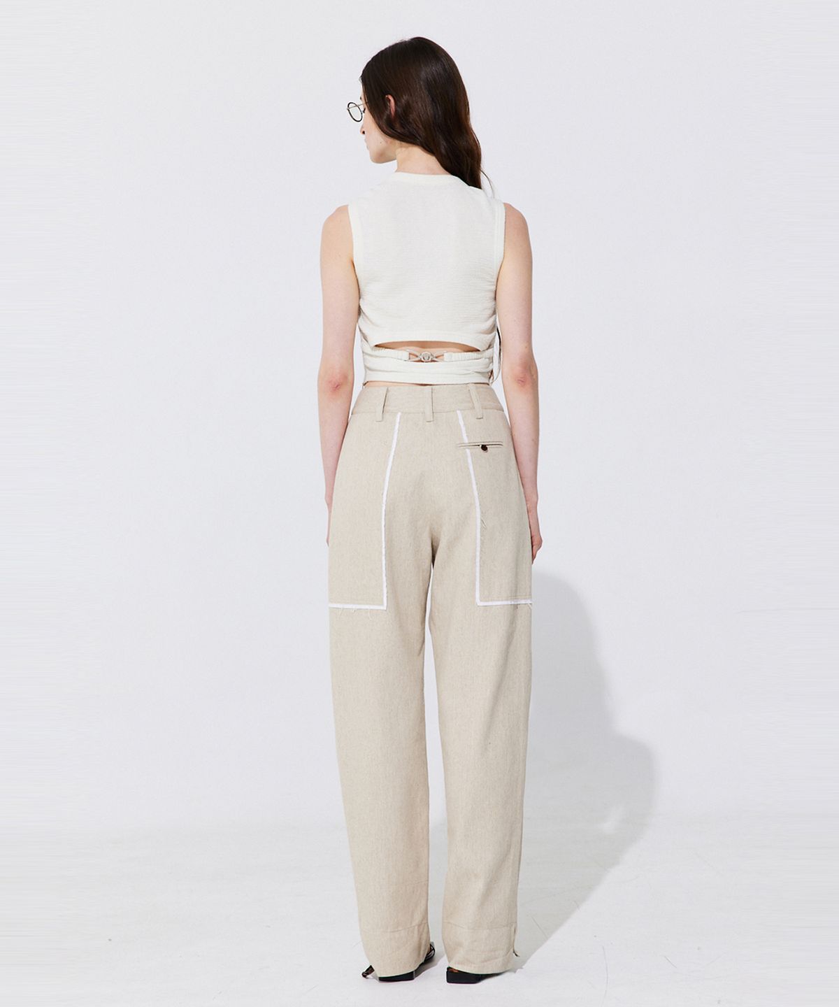 분더캄머(WNDERKAMMER) Color-Block Sleeveless Crop Top_Beige (컬러 블록 슬리브리스 크롭 탑_베이지)