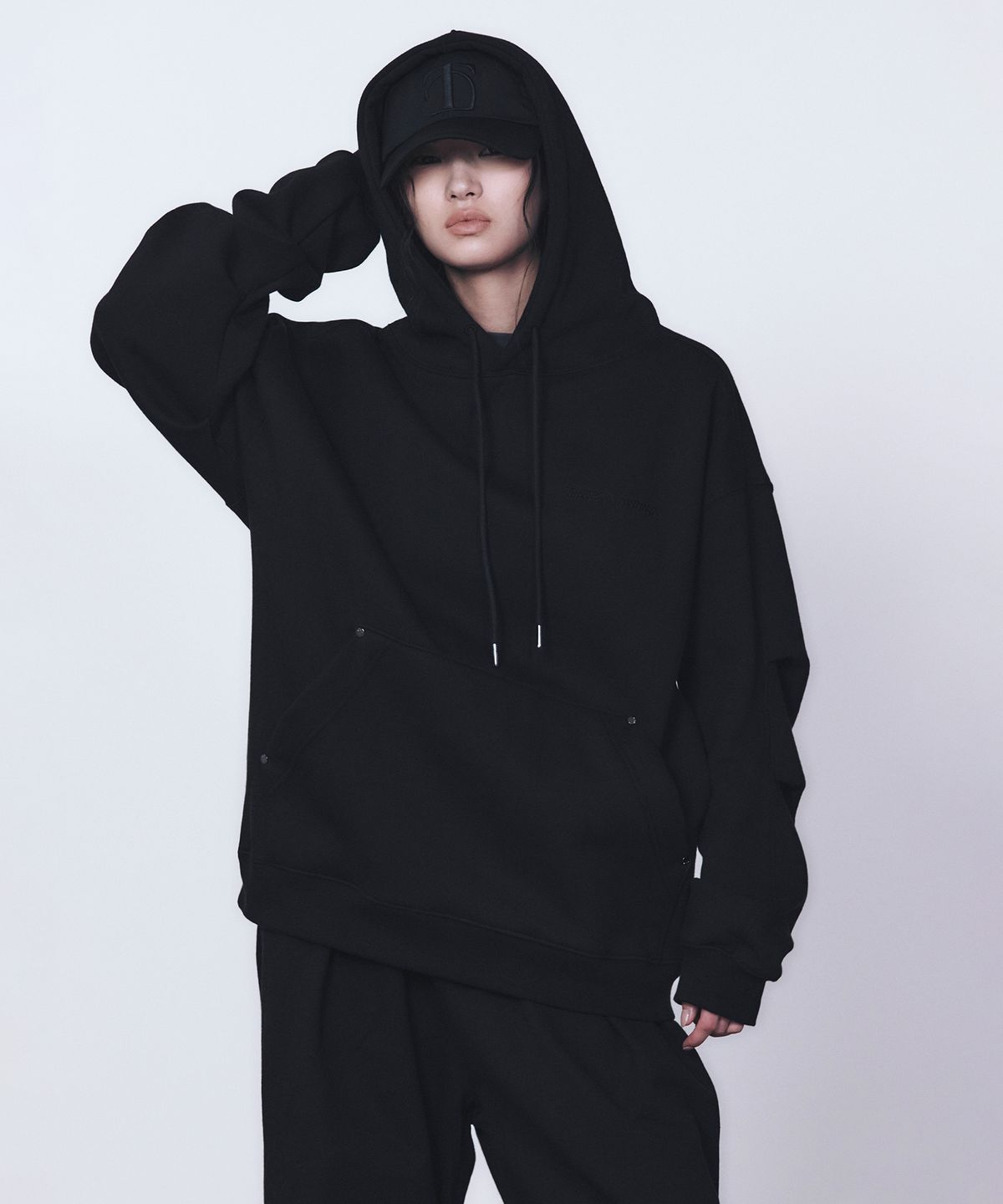트리밍버드(TREEMINGBIRD) RENEWAL) Rivet Sweat Set-up Hoodie [ Black ]