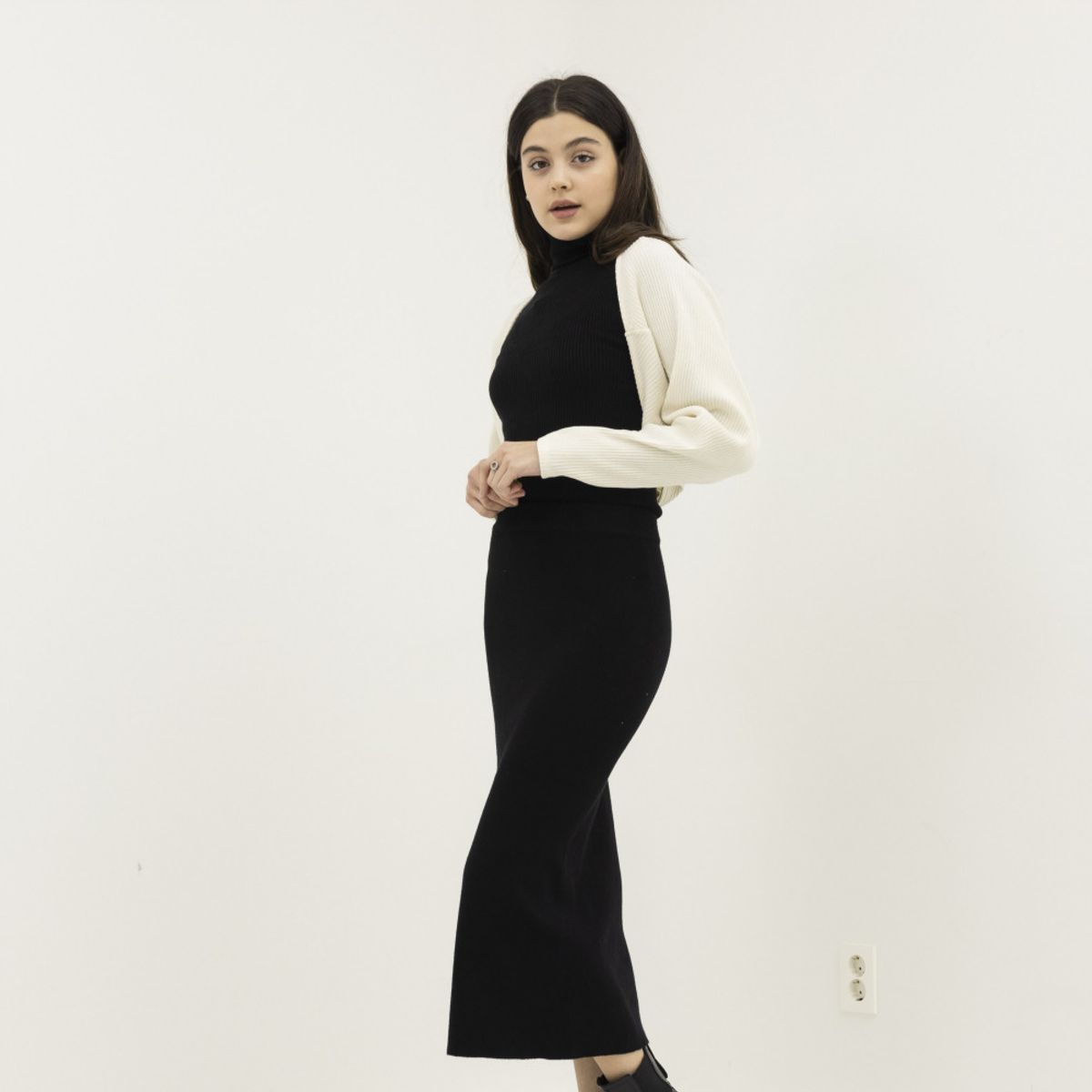 하이파이브(HYFVE) 레이온 혼방 베이직 롱 스커트