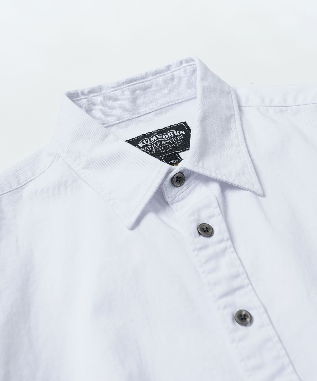 프리즘웍스(FRIZMWORKS) WASHED DENIM WORK SHIRT _ WHITE