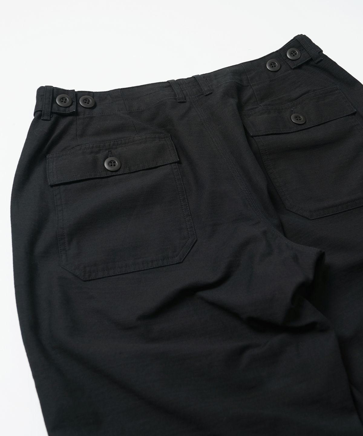 프리즘웍스(FRIZMWORKS) BACKSATIN FATIGUE PANTS _ BLACK