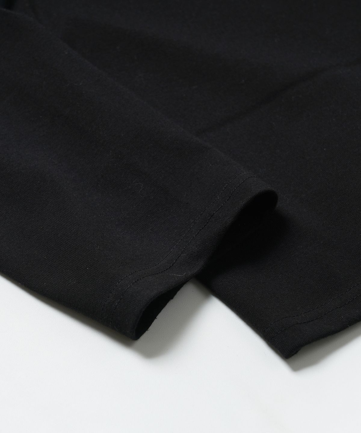프리즘웍스(FRIZMWORKS) DOUBLE NECK POCKET TEE _ BLACK