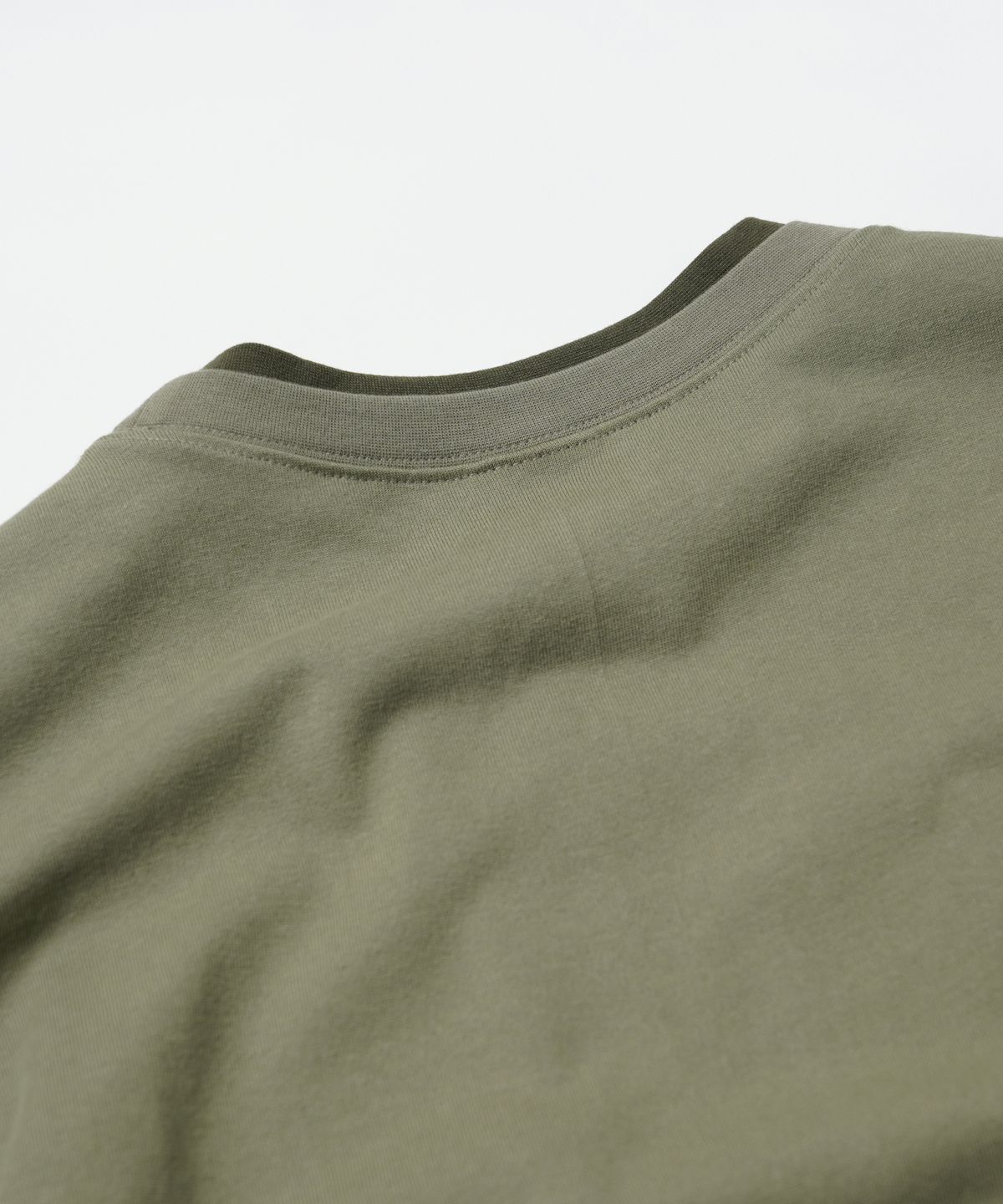 프리즘웍스(FRIZMWORKS) DOUBLE NECK POCKET TEE _ OLIVE
