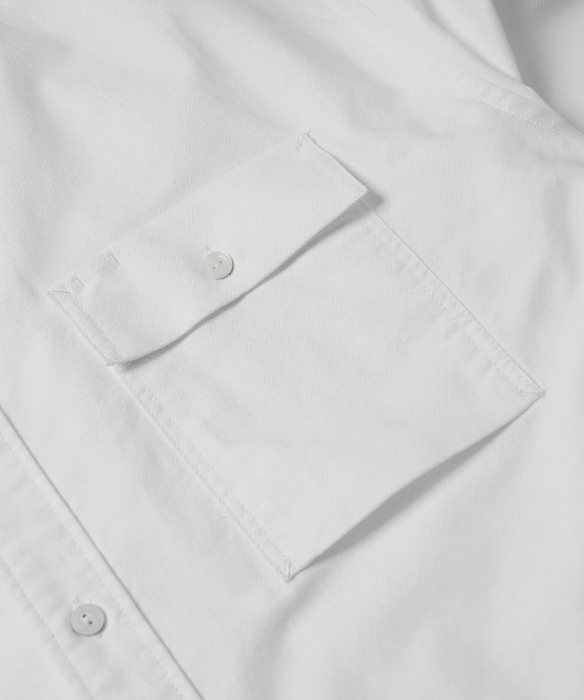 프리즘웍스(FRIZMWORKS) CIGARETTE POCKET CHAMBRAY SHIRT _ WHITE