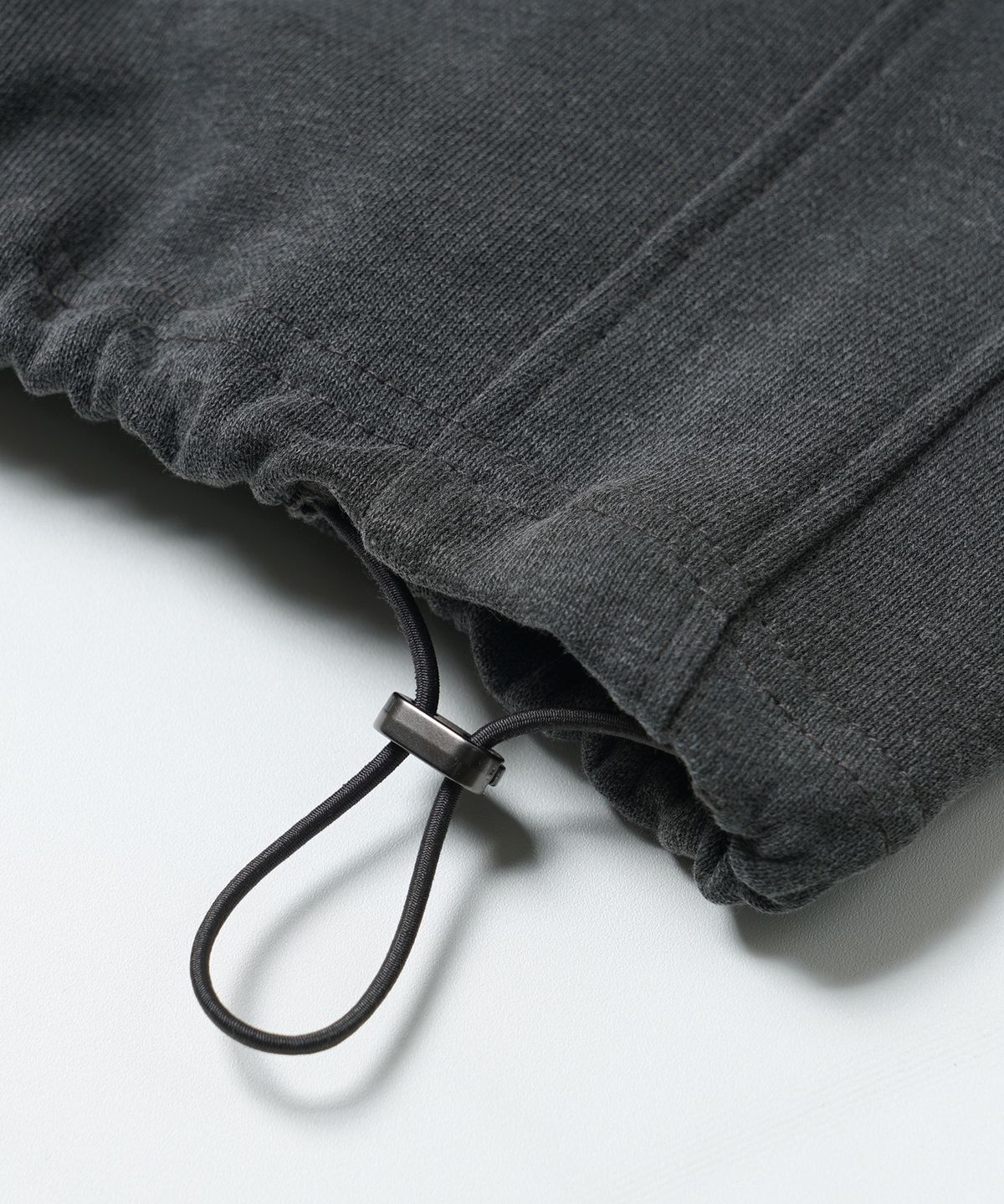 프리즘웍스(FRIZMWORKS) PIGMENT TERRY TRACK PANTS _ CHARCOAL