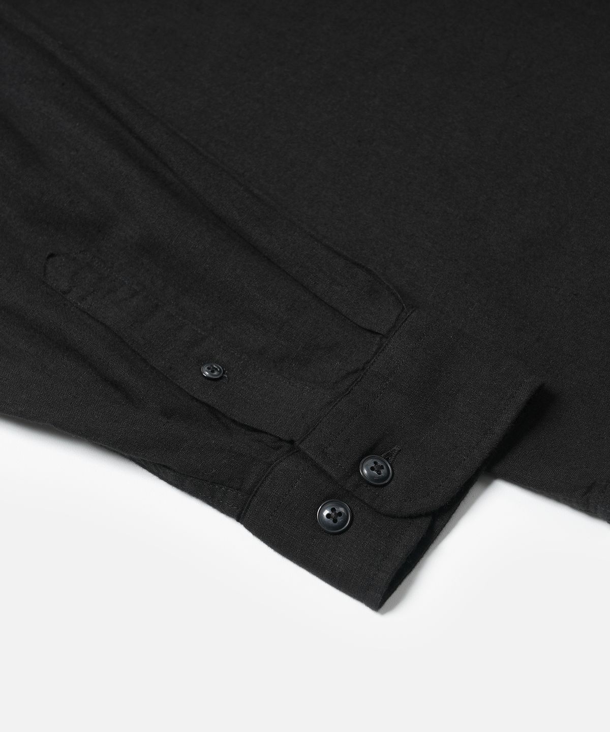 프리즘웍스(FRIZMWORKS) SILKY LINEN RELAXED SHIRT _ BLACK