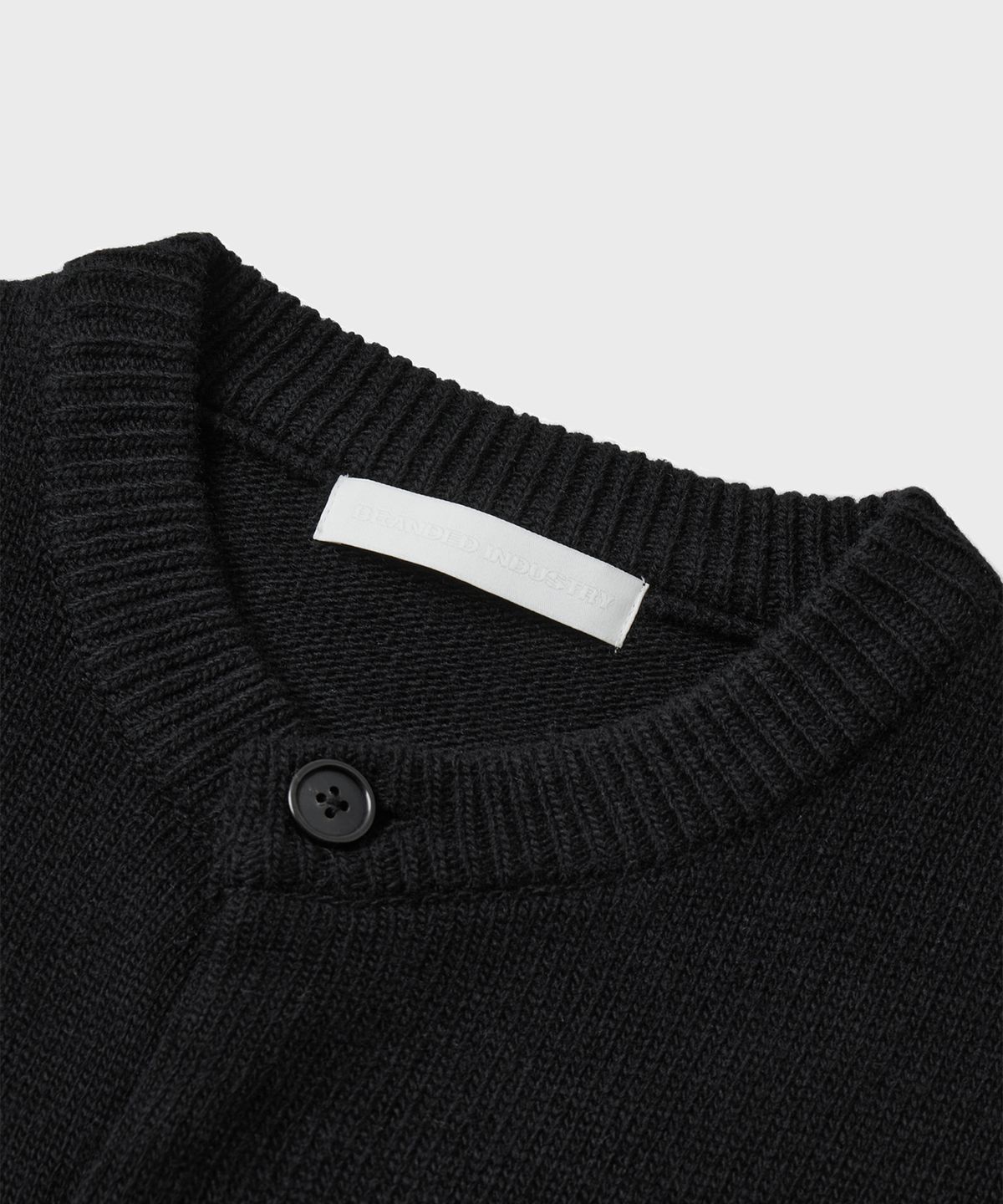 브랜디드(BRANDED) AFTER ROUND CROP CARDIGAN [BLACK]