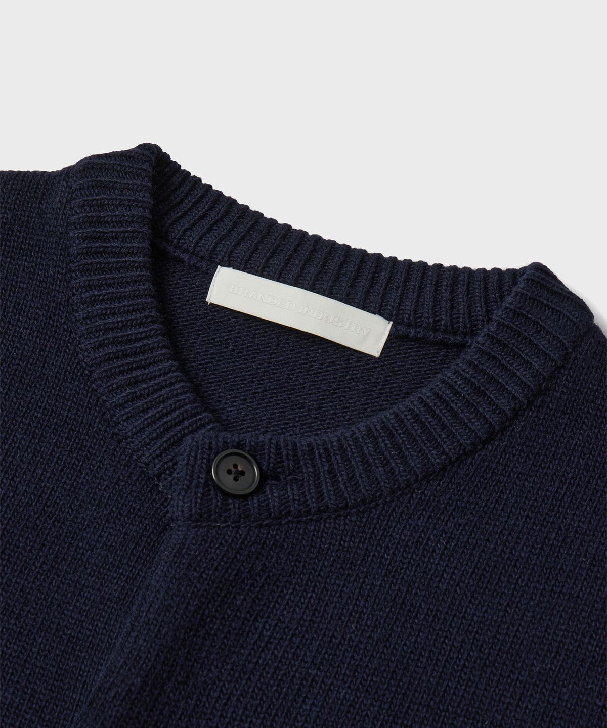 브랜디드(BRANDED) AFTER ROUND CROP CARDIGAN [NAVY]