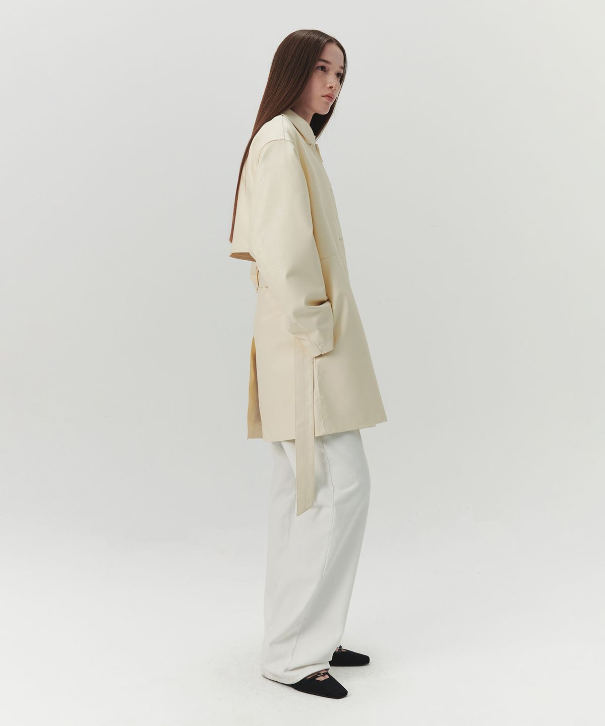 르바(LEVAR) Faux Leather Half Trench Coat - Butter
