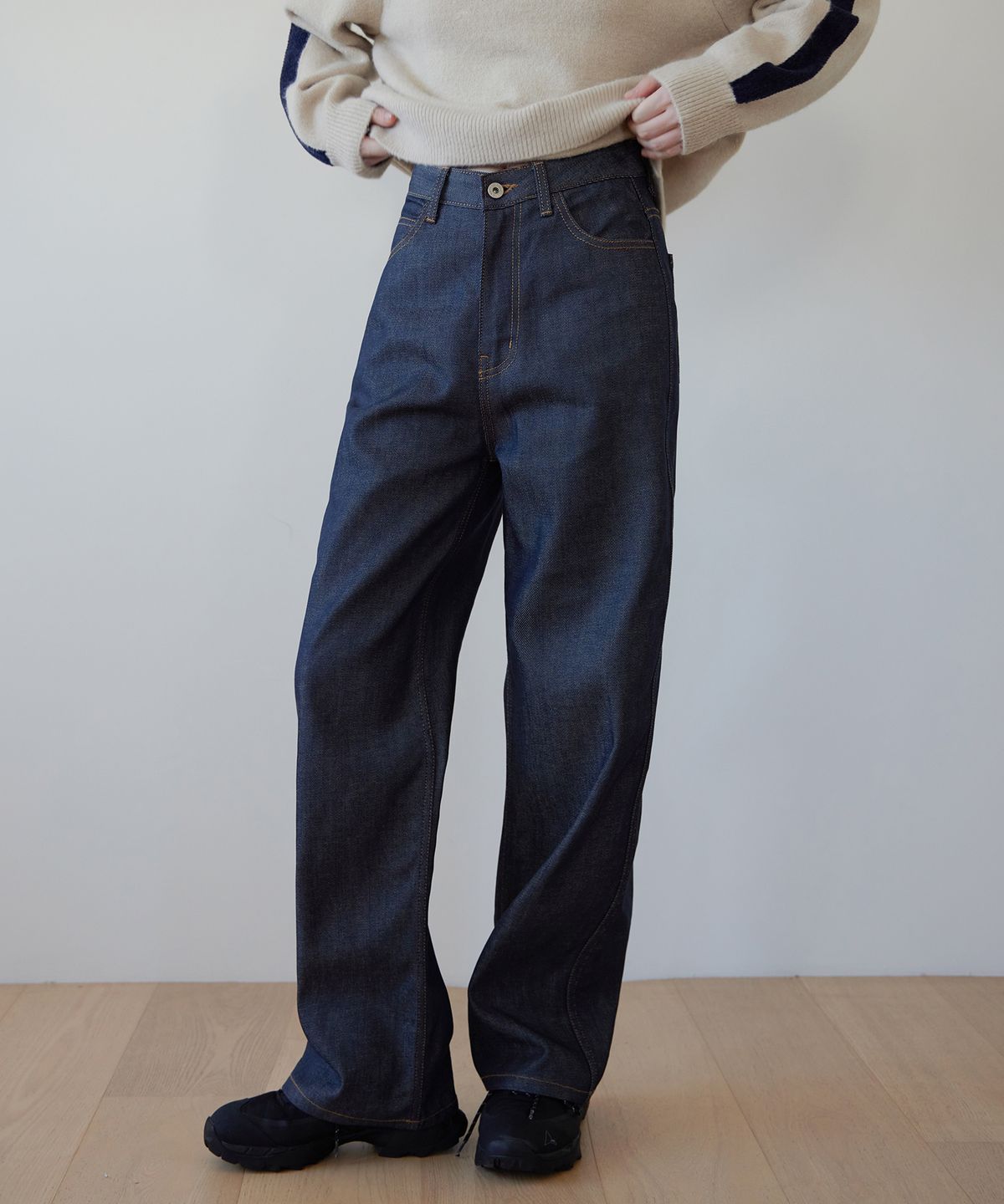 르바(LEVAR) Non-fade Standard Denim - Indigo Black