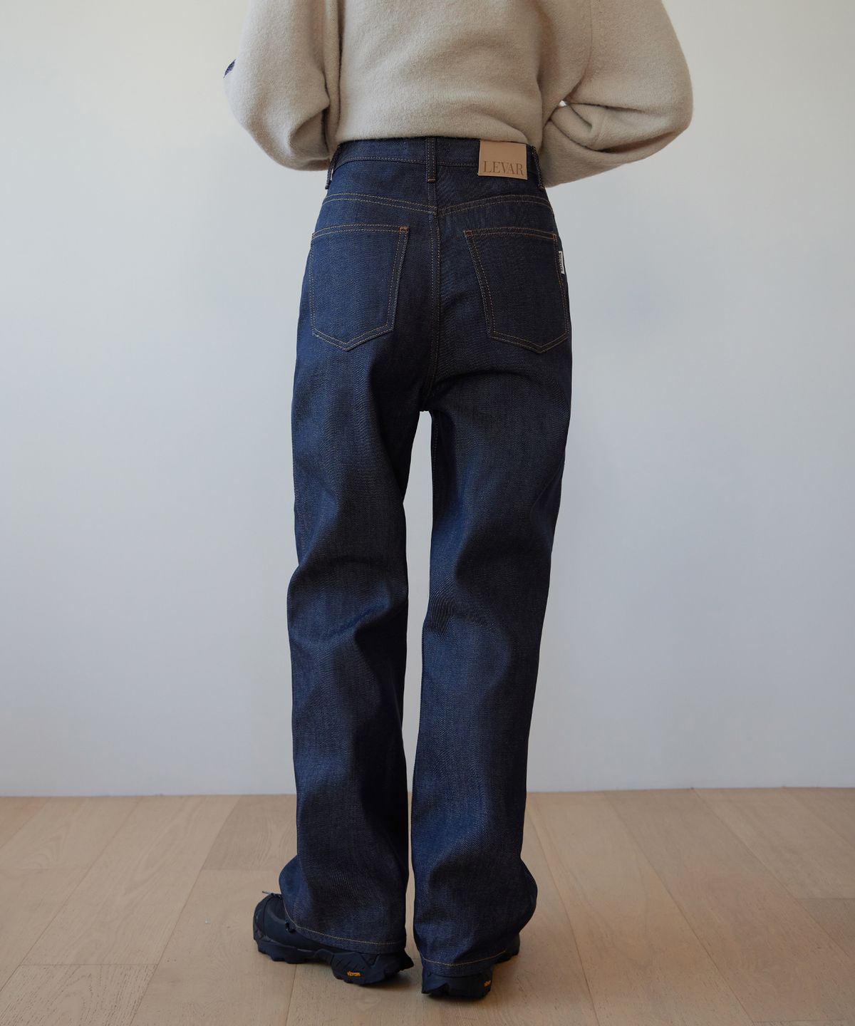 르바(LEVAR) Non-fade Standard Denim - Indigo Black