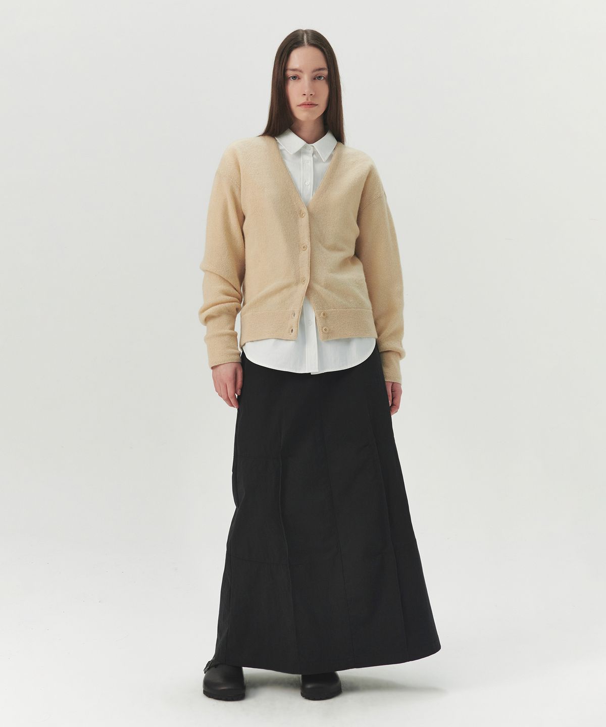 르바(LEVAR) Plain Mohair V-neck Cardigan - Biscuit Beige